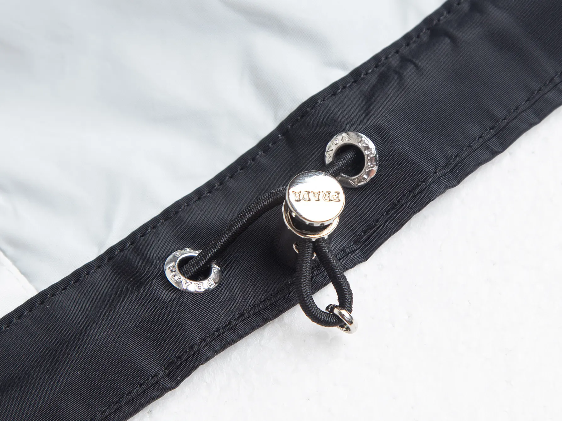 Logo-Appliqué Hooded Windbreaker Jacket D32021743 — view 12