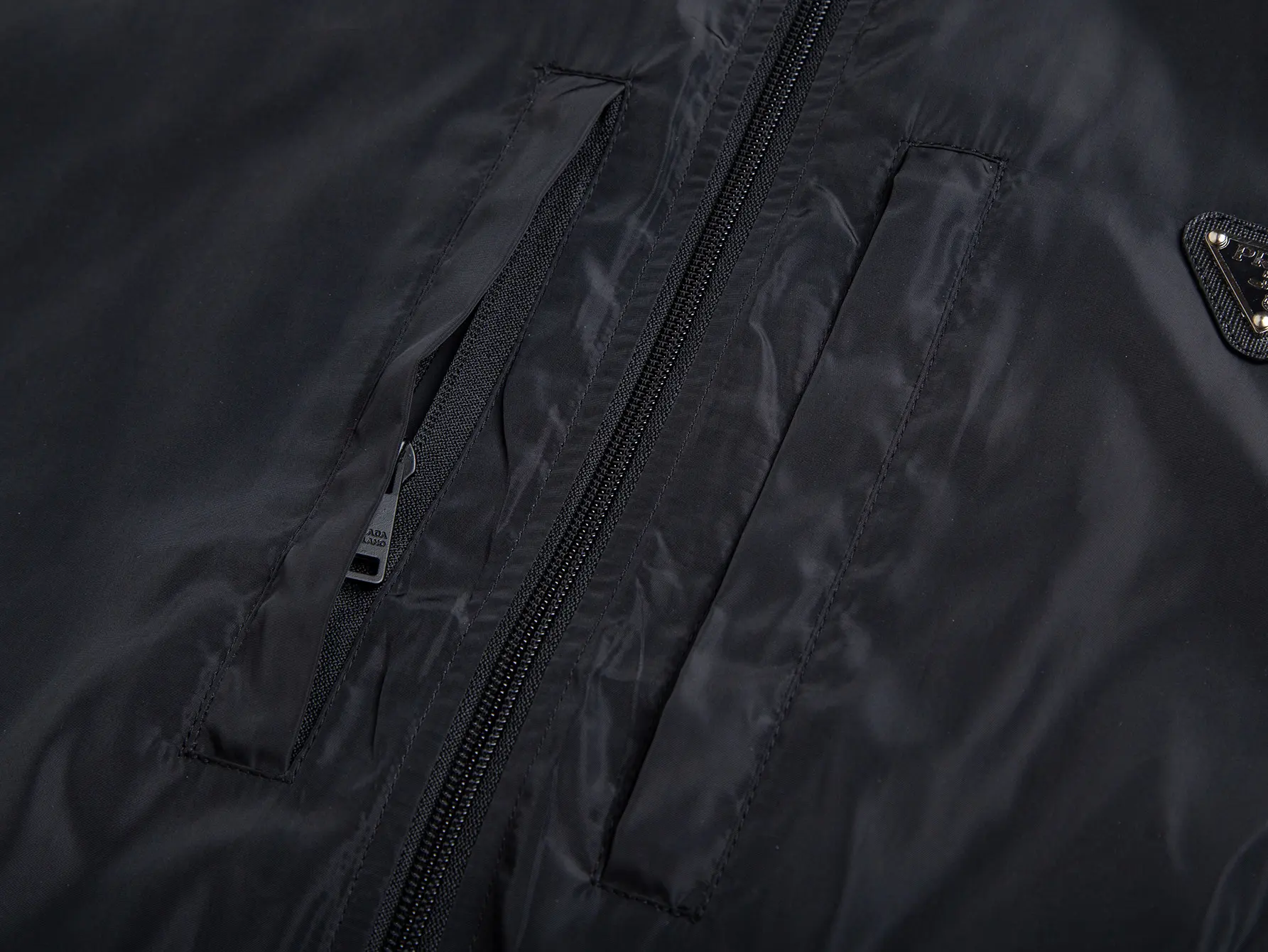 Reversible Hooded Windbreaker Jacket with Triangle Logo D35021738 — view 11