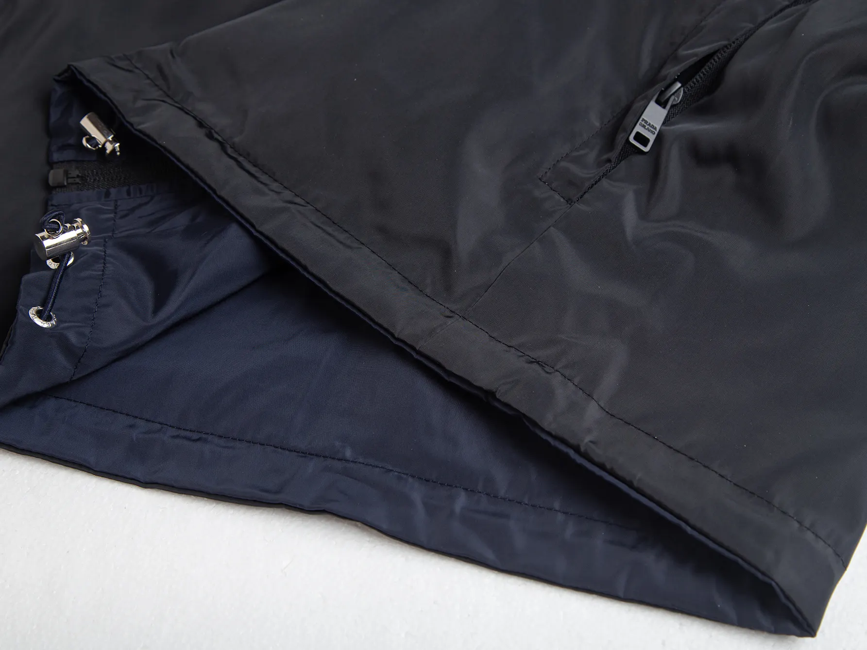 Reversible Hooded Windbreaker Jacket with Triangle Logo D35021738 — view 15