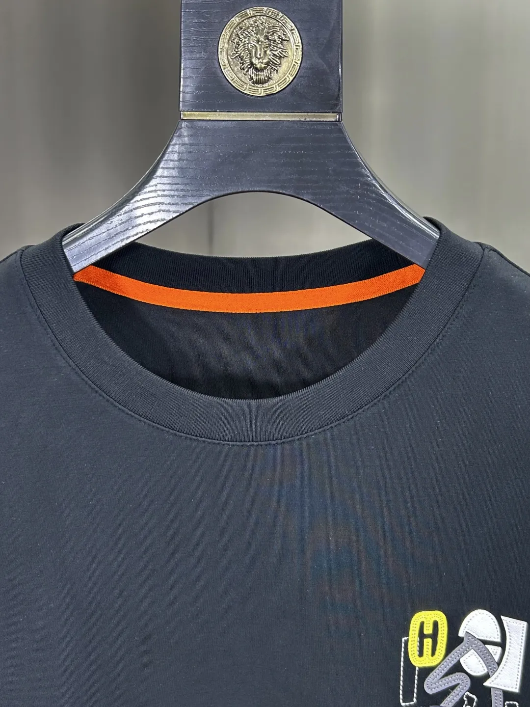 Embroidered Logo Long-Sleeved T-Shirt D11522799 — view 5