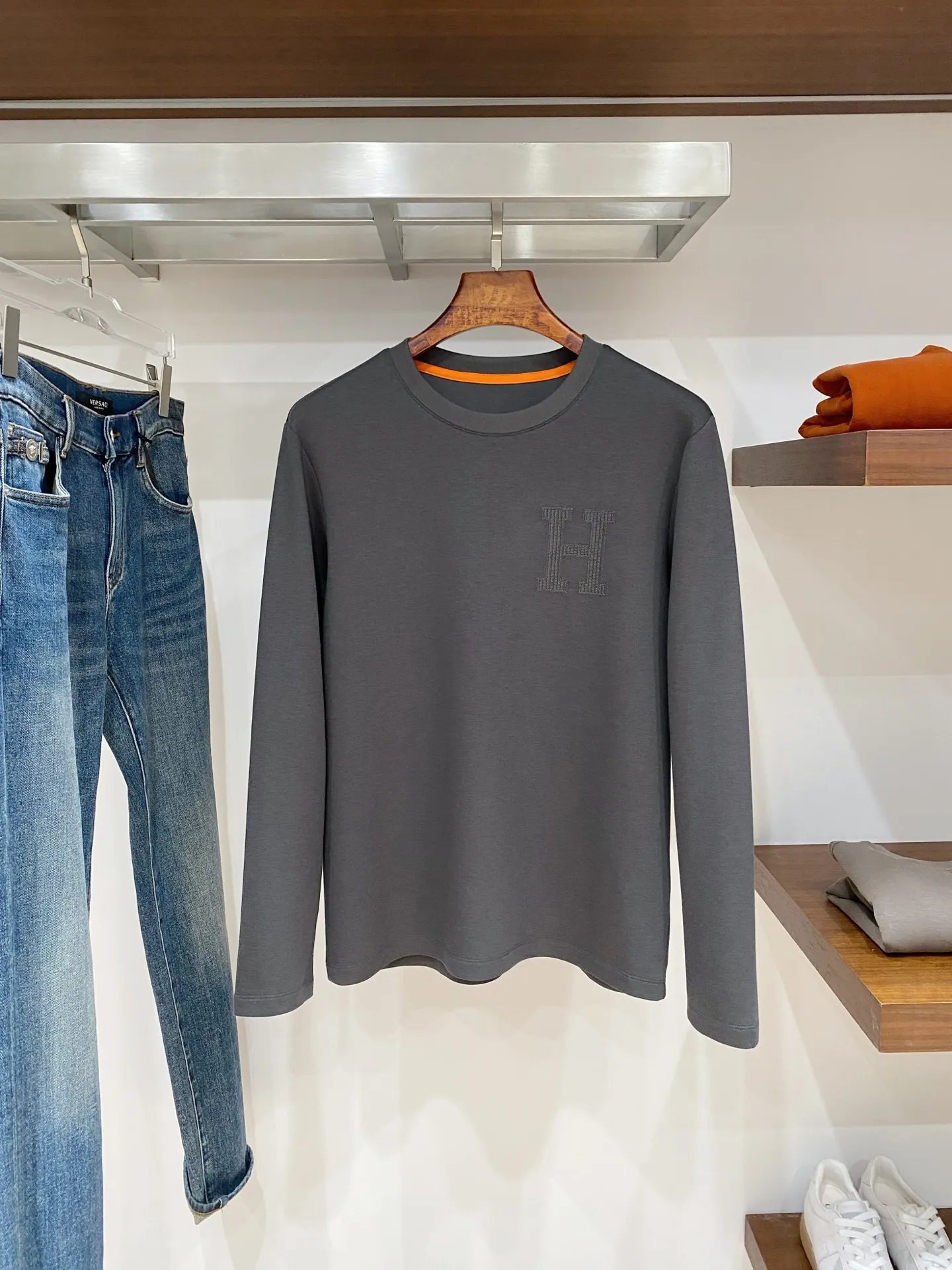 Embroidered Logo Wool-Blend Long-Sleeve T-Shirt D18022795