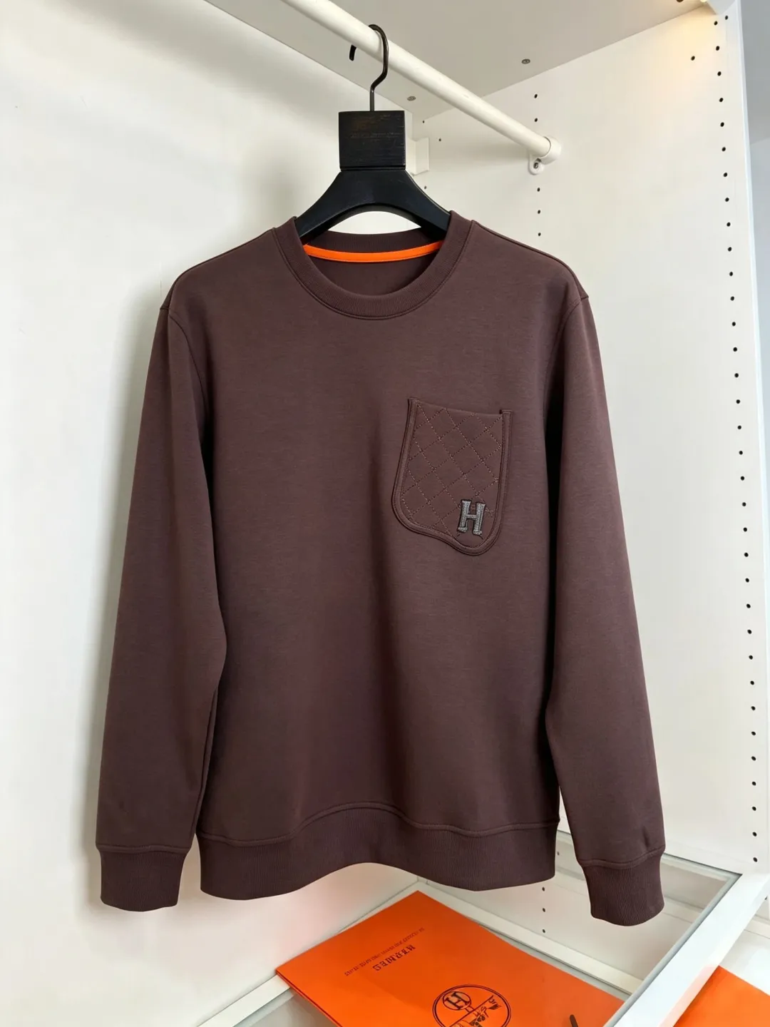 Quilted Pocket Crew-Neck Sweatshirt D19522786