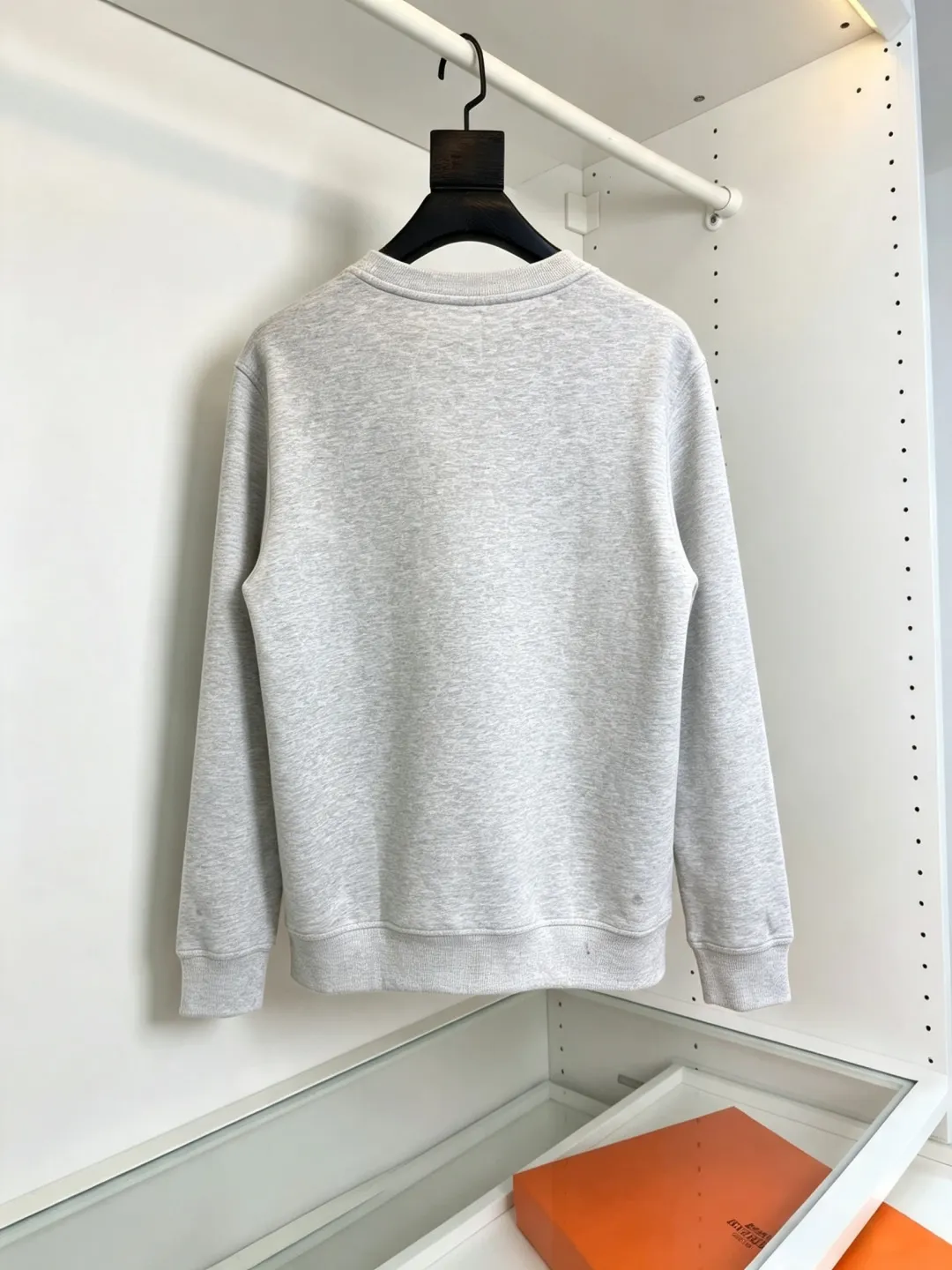 Embroidered Pocket Crew-Neck Sweatshirt D19522787 — view 2