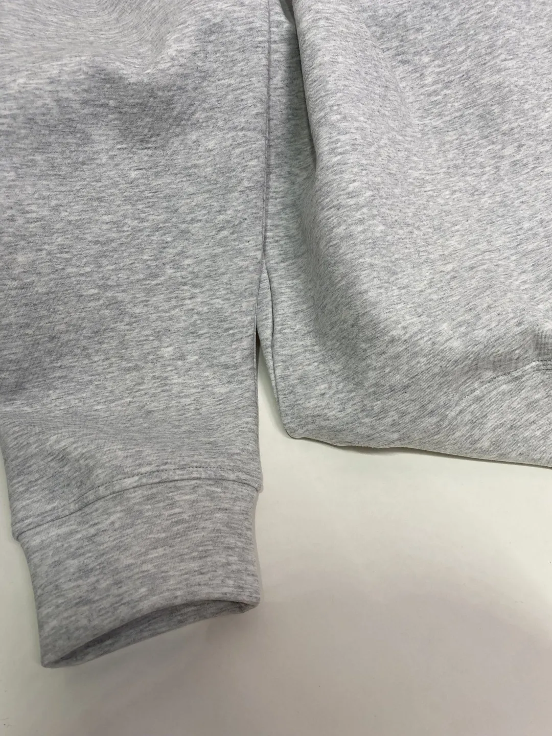 Embroidered Pocket Crew-Neck Sweatshirt D19522787 — view 4