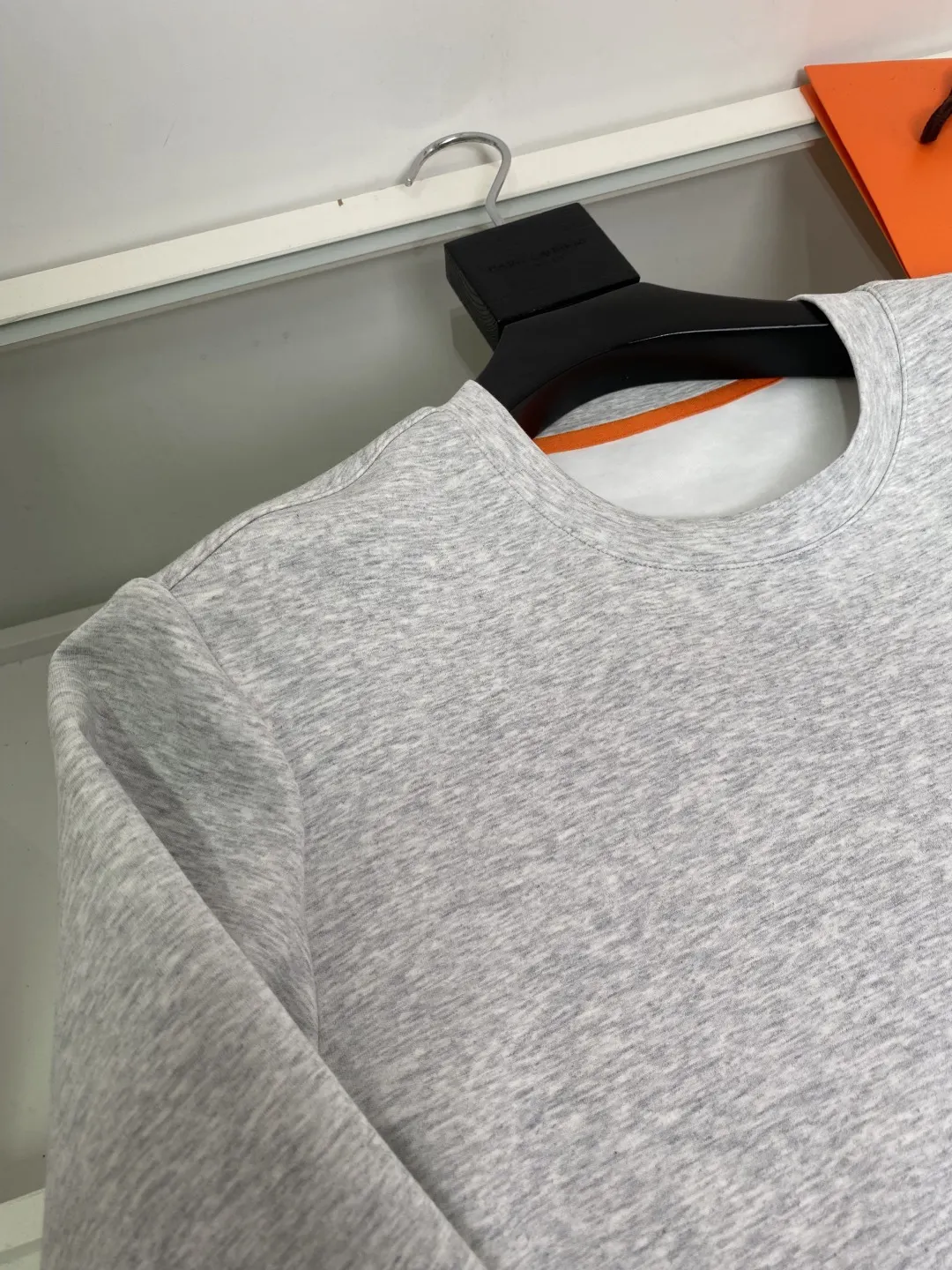 Embroidered Pocket Crew-Neck Sweatshirt D19522787 — view 5
