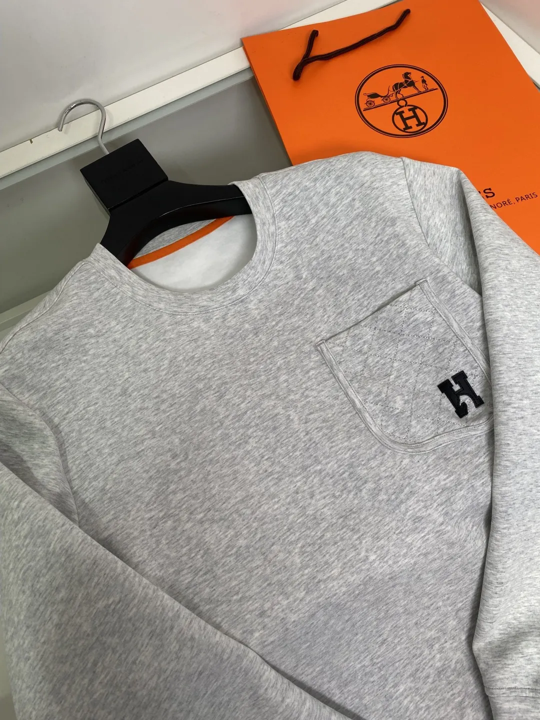 Embroidered Pocket Crew-Neck Sweatshirt D19522787 — view 7