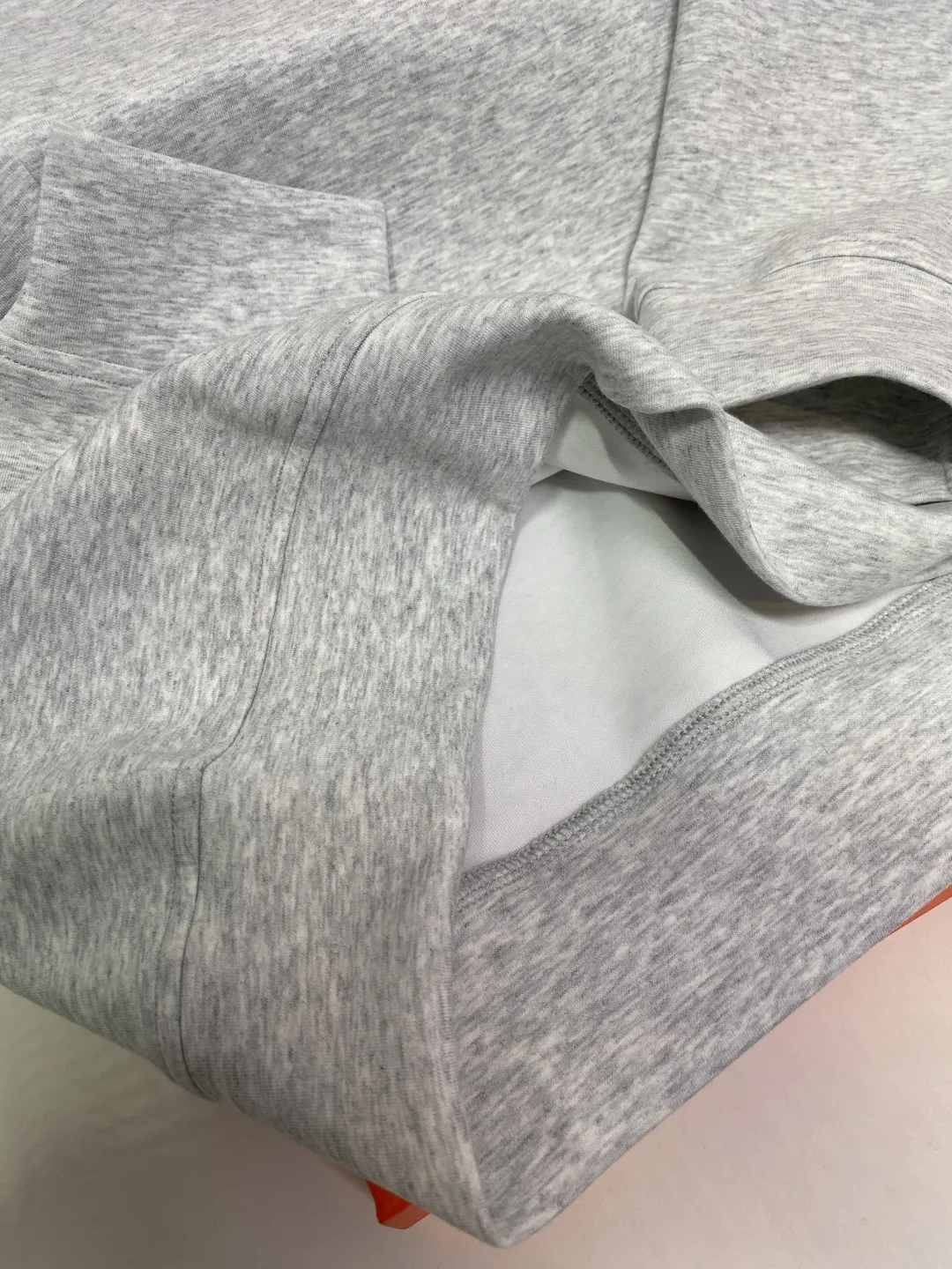 Embroidered Pocket Crew-Neck Sweatshirt D19522787 — view 8