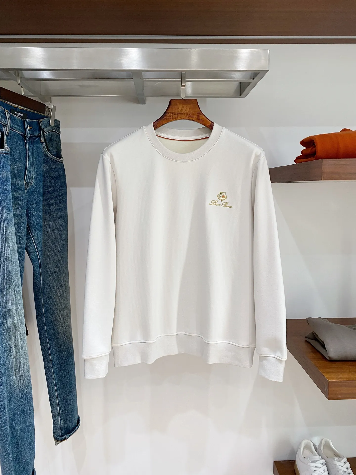 Embroidered Fleece-Lined Crew-Neck Sweatshirt D19522781