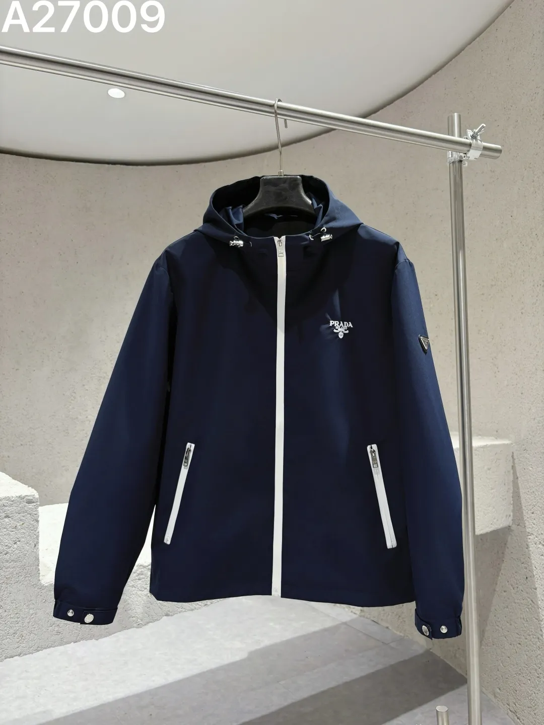 Hooded Technical Shell Jacket D21522772