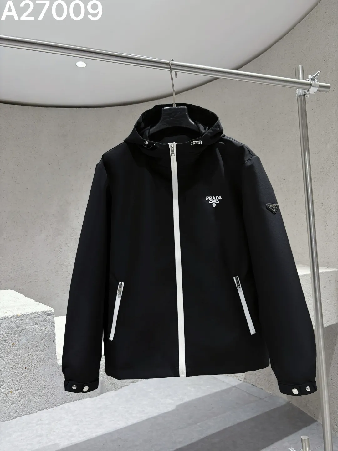 Hooded Technical Shell Jacket D21522772 — view 2
