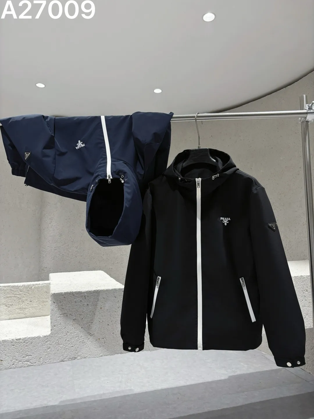 Hooded Technical Shell Jacket D21522772 — view 4
