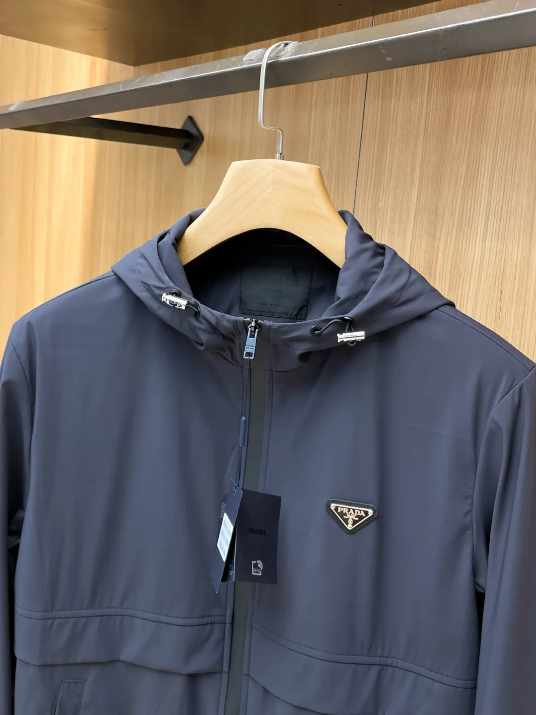 Logo-Appliqué Hooded Windbreaker Jacket D21522763 — view 4