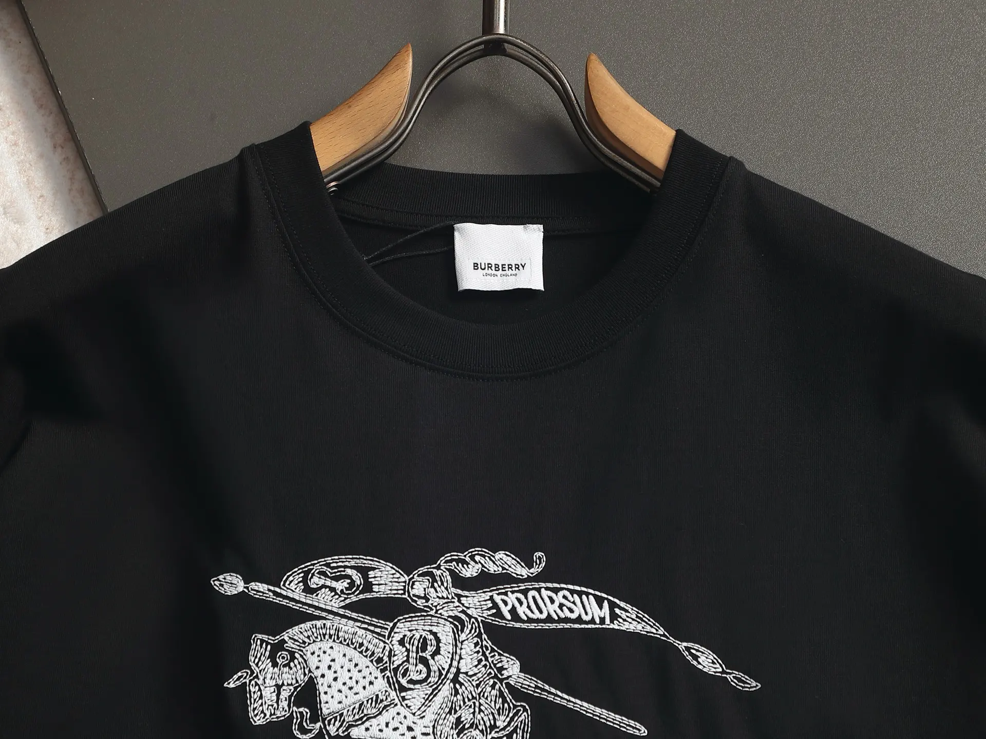 Embroidered Equestrian Knight Logo T-Shirt D13521474 — view 3