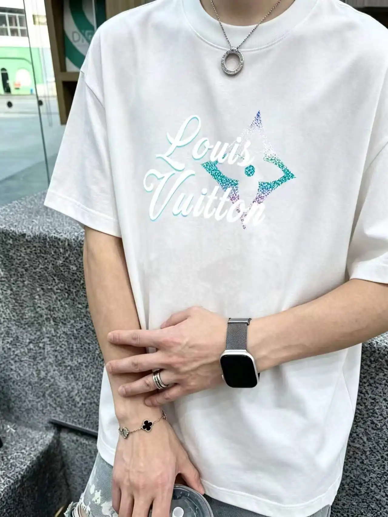 Gradient Script Logo Cotton T-Shirt D13521618 — view 5
