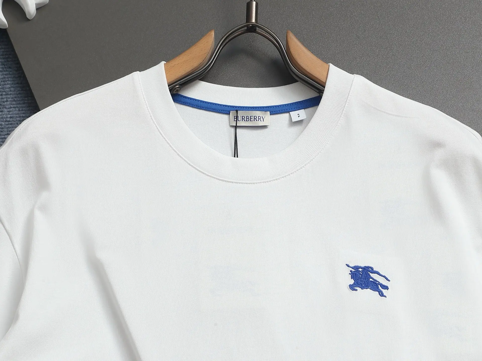 Equestrian Knight Embroidery Cotton T-Shirt D13521467 — view 3