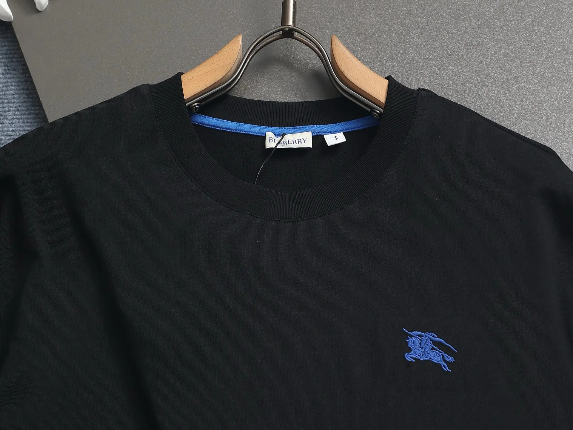 Embroidered Equestrian Knight Logo Cotton T-Shirt D13521468 — view 3