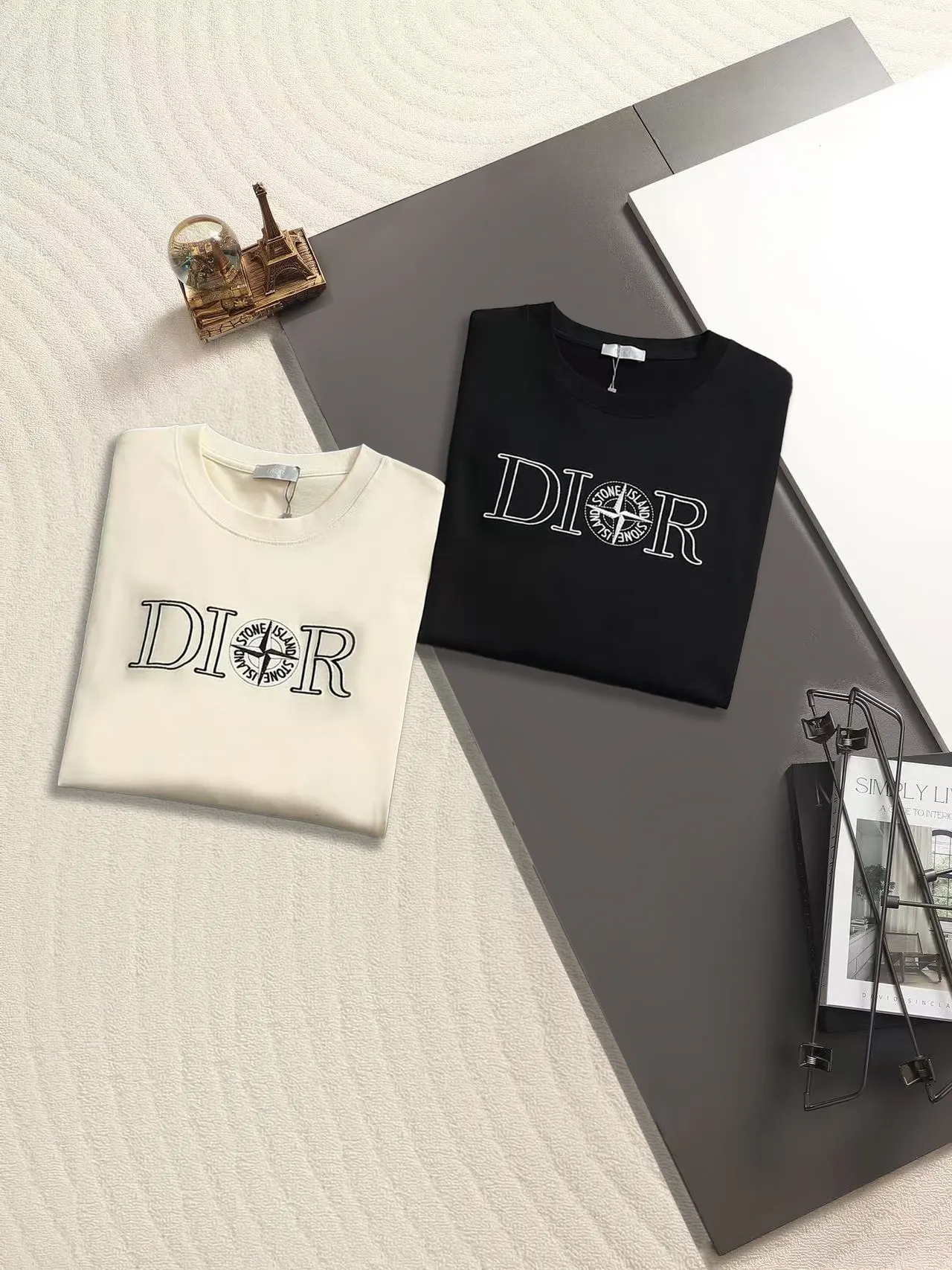 Vintage-Inspired Embroidered Logo T-Shirt D13521462 — view 2
