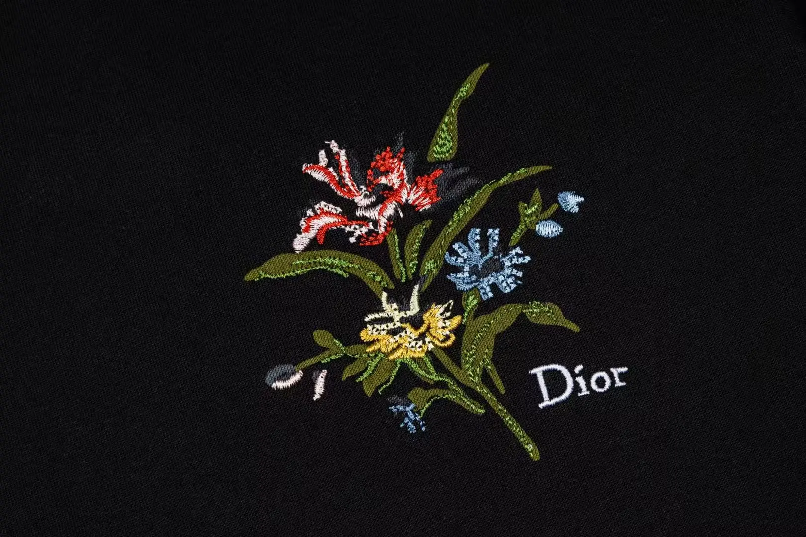 Floral Logo Embroidery Crew-Neck T-Shirt D13521460 — view 3