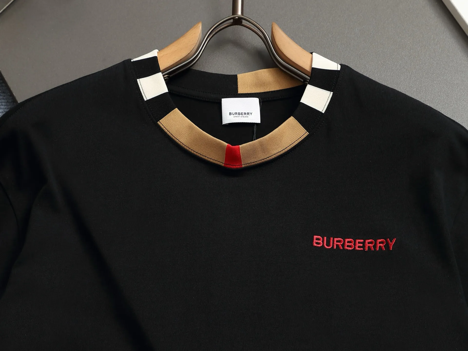 Check-Trim Logo Embroidery Cotton T-Shirt D13521469 — view 3