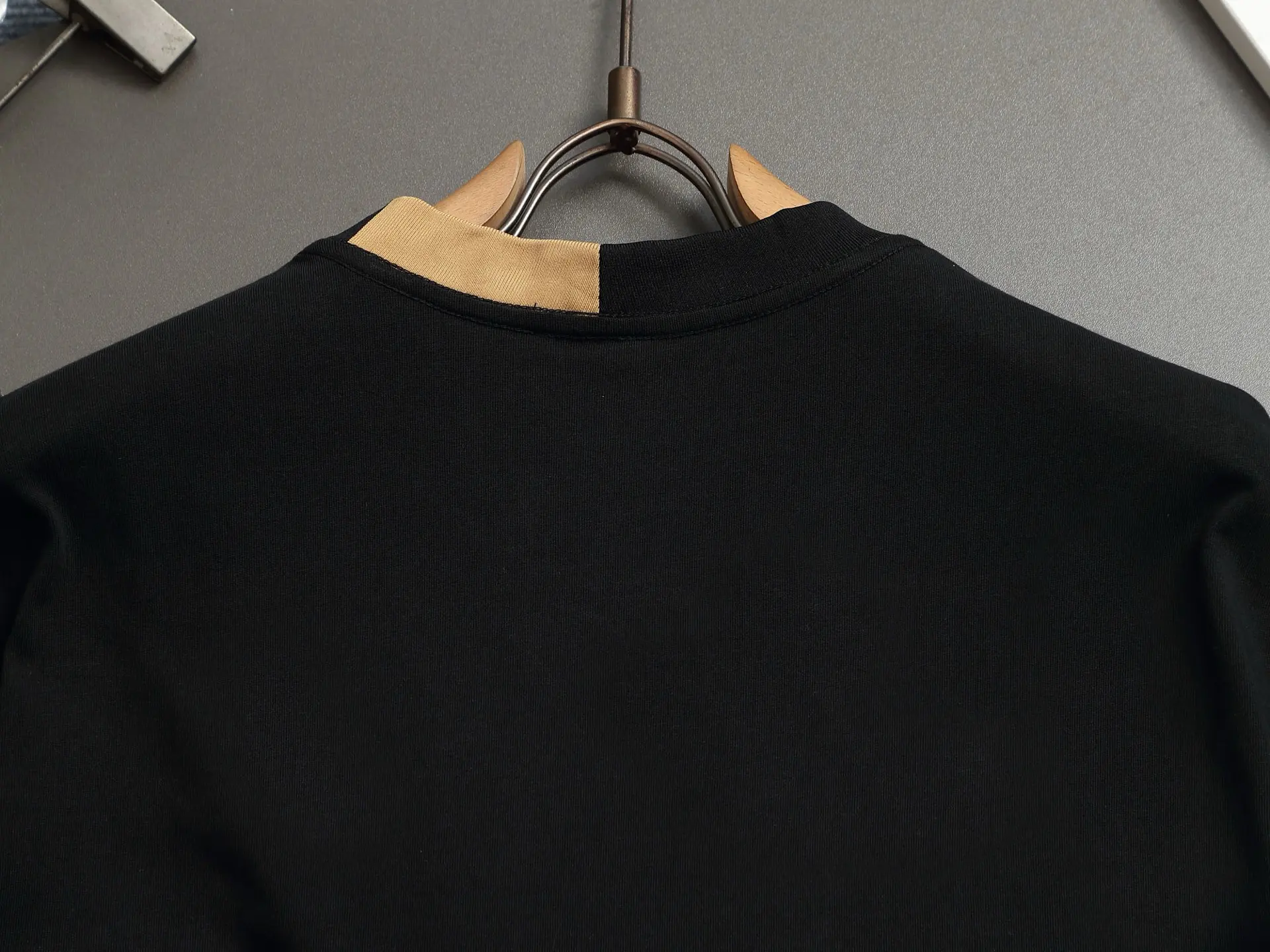 Check-Trim Logo Embroidery Cotton T-Shirt D13521469 — view 8