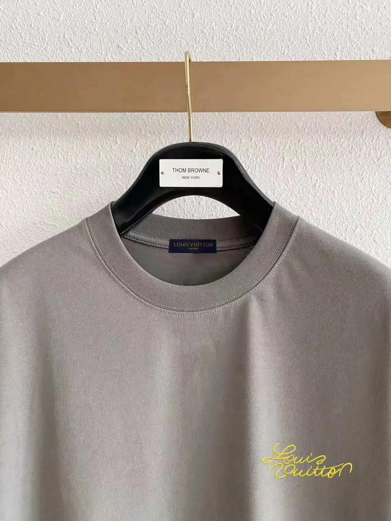 Signature Embroidered Logo Cotton T-Shirt D14021611 — view 3