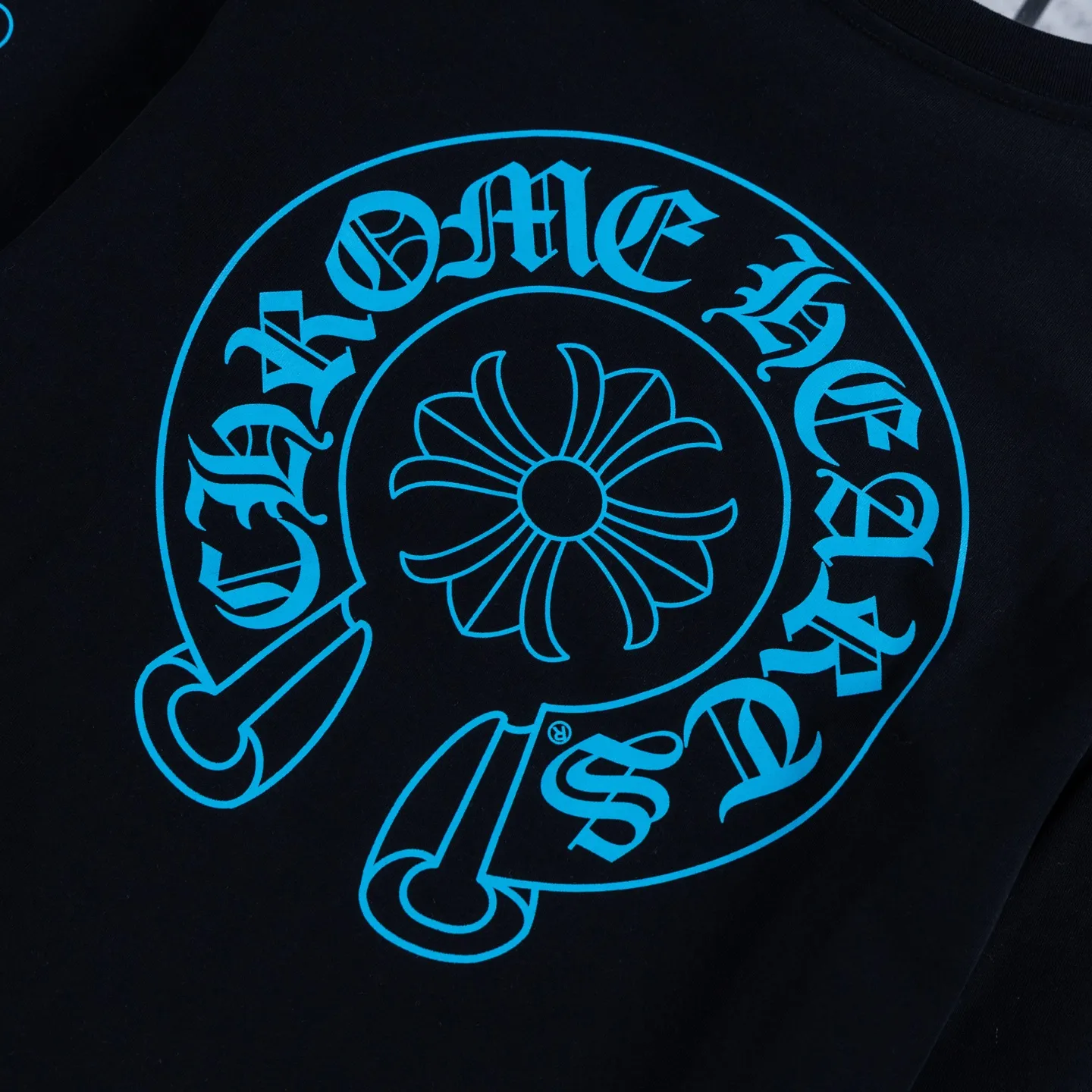 Chrome Hearts Horseshoe Logo Long-Sleeve T-Shirt D14022739 — view 9