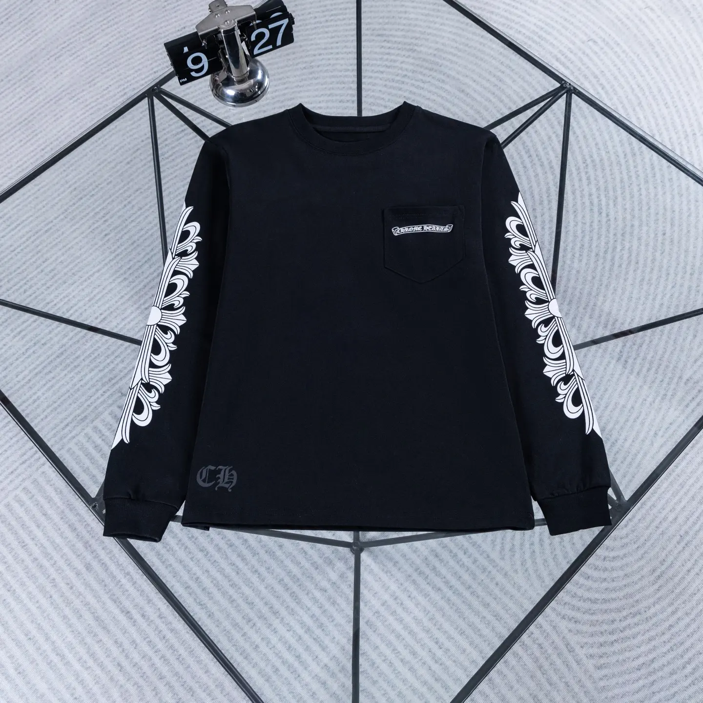 Aspen Exclusive Long-Sleeve Graphic T-Shirt D14022717