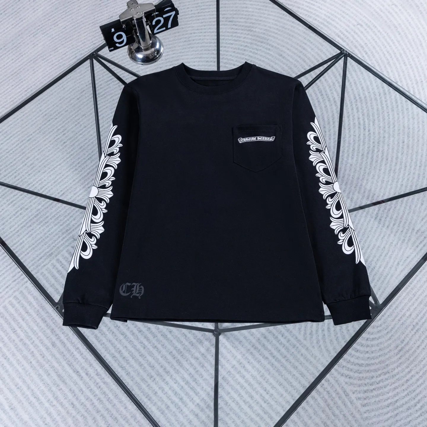 Aspen Exclusive Long-Sleeve Graphic T-Shirt D14022717