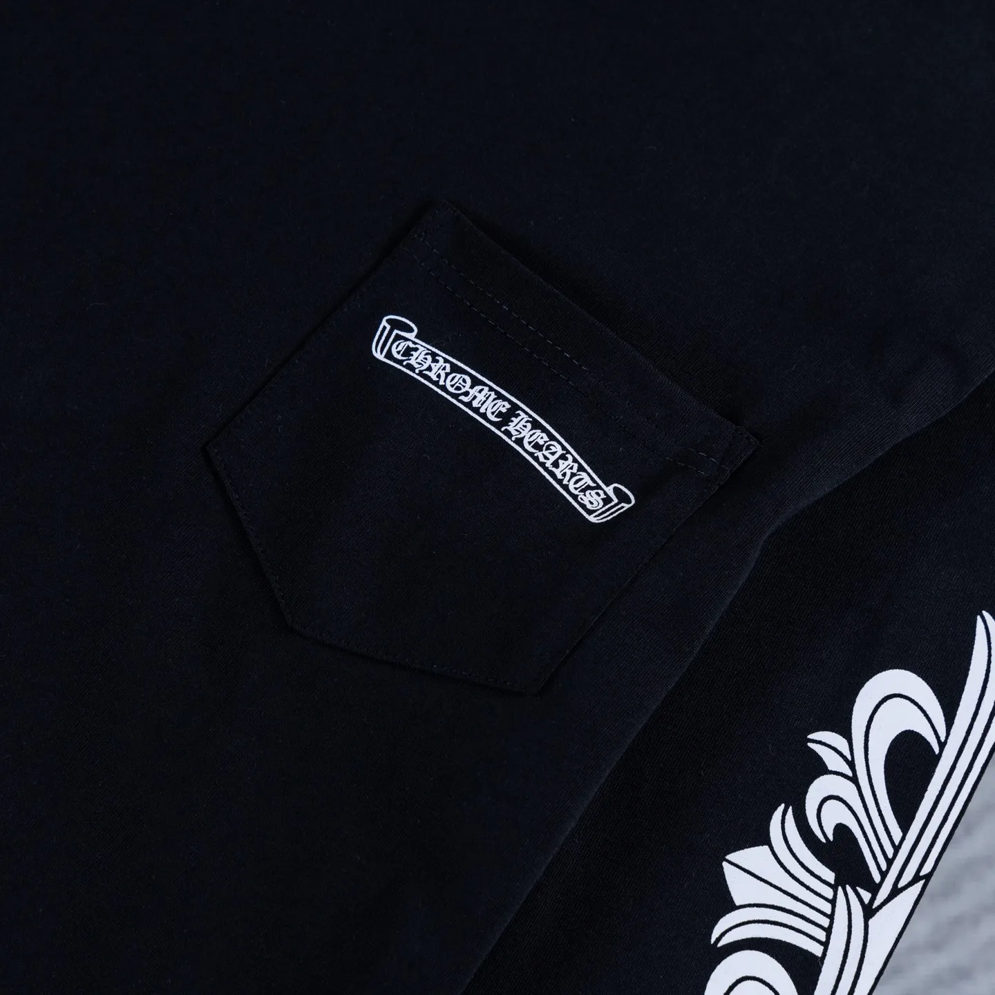 Aspen Exclusive Long-Sleeve Graphic T-Shirt D14022717 — view 5