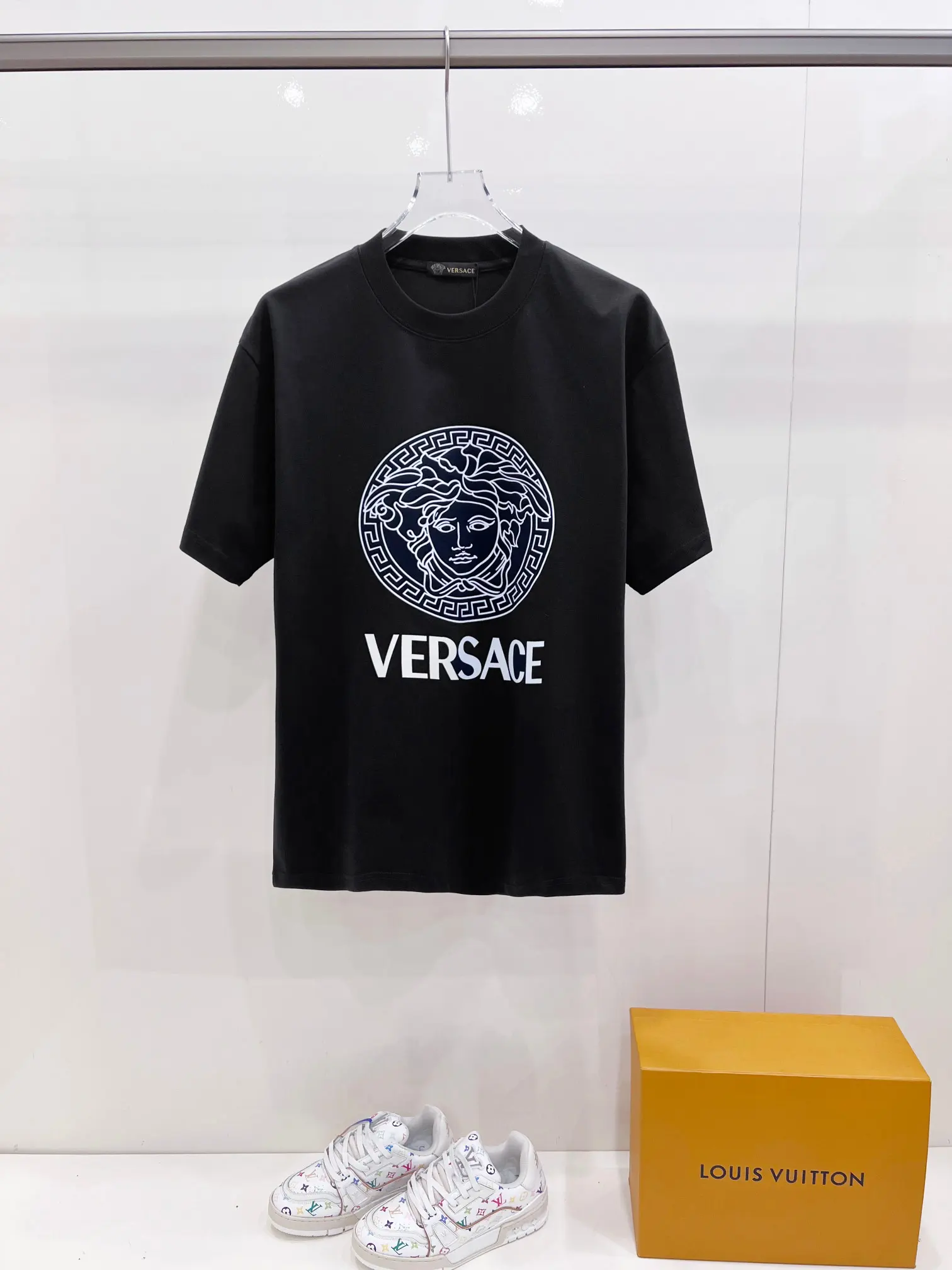 Medusa Logo Graphic T-Shirt D14521438