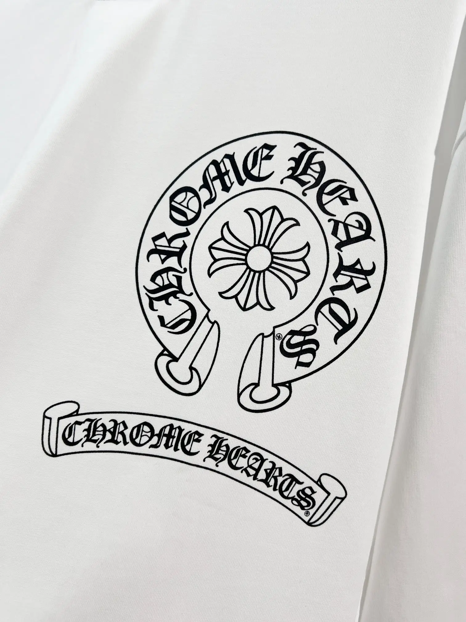 Horseshoe Logo Long-Sleeve Cotton T-Shirt D16024179 — view 4