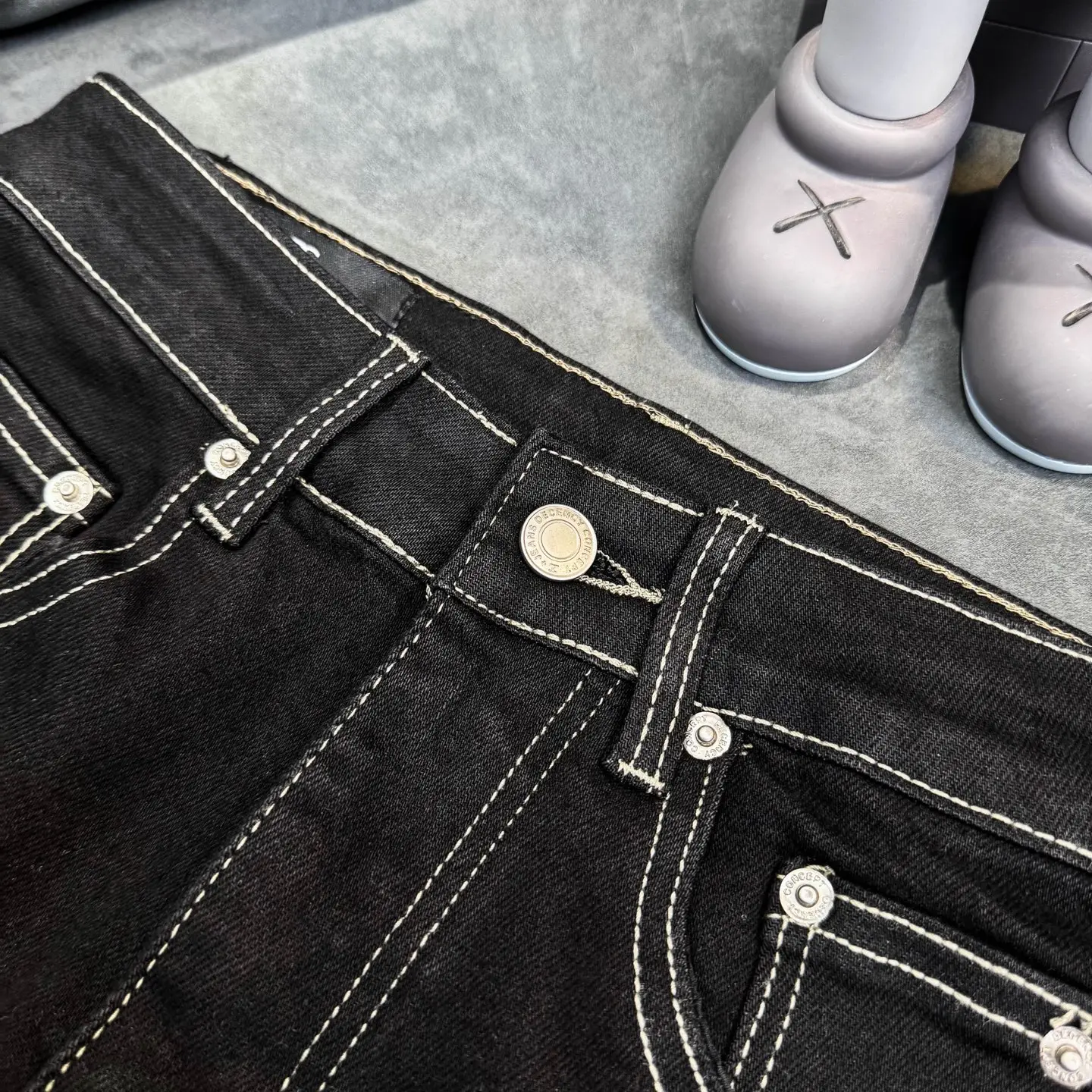 Contrast Stitch Flare-Leg Jeans D16023089 — view 7