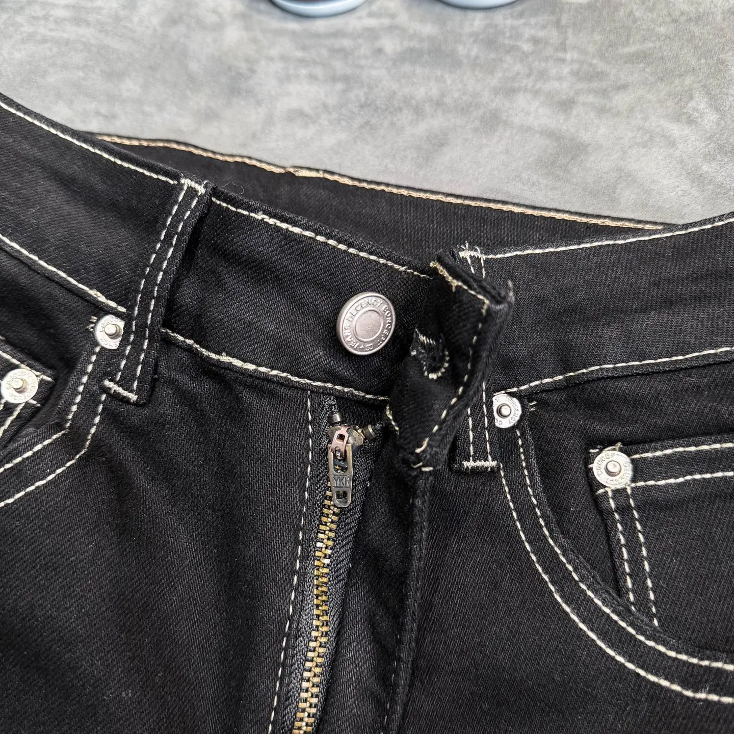 Contrast Stitch Flare-Leg Jeans D16023089 — view 10