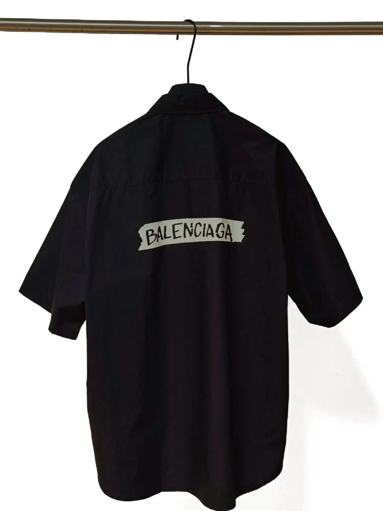 Tape Logo Oversized Short-Sleeve Shirt D16521130 — view 2