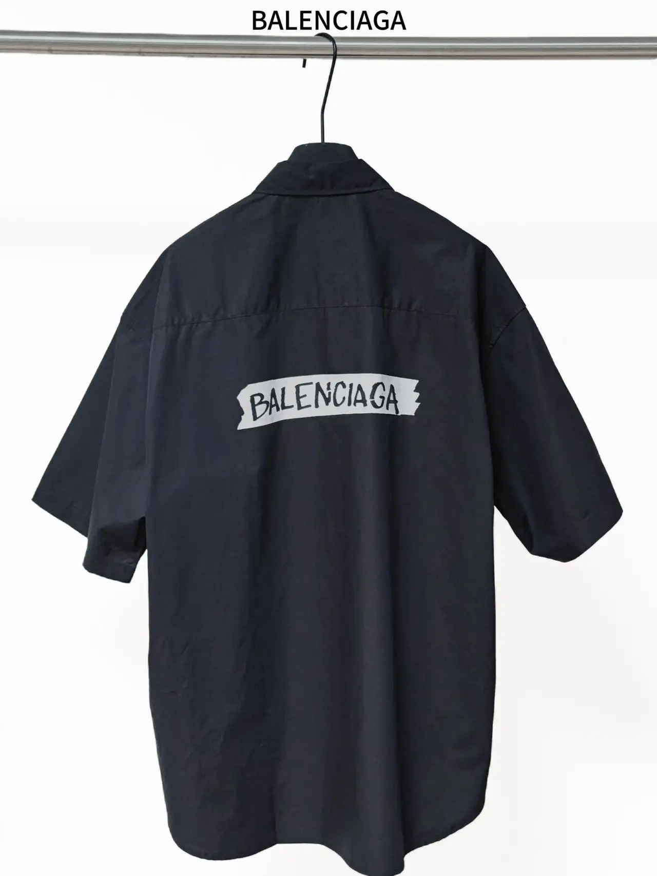Tape Logo Oversized Short-Sleeve Shirt D16521130 — view 8