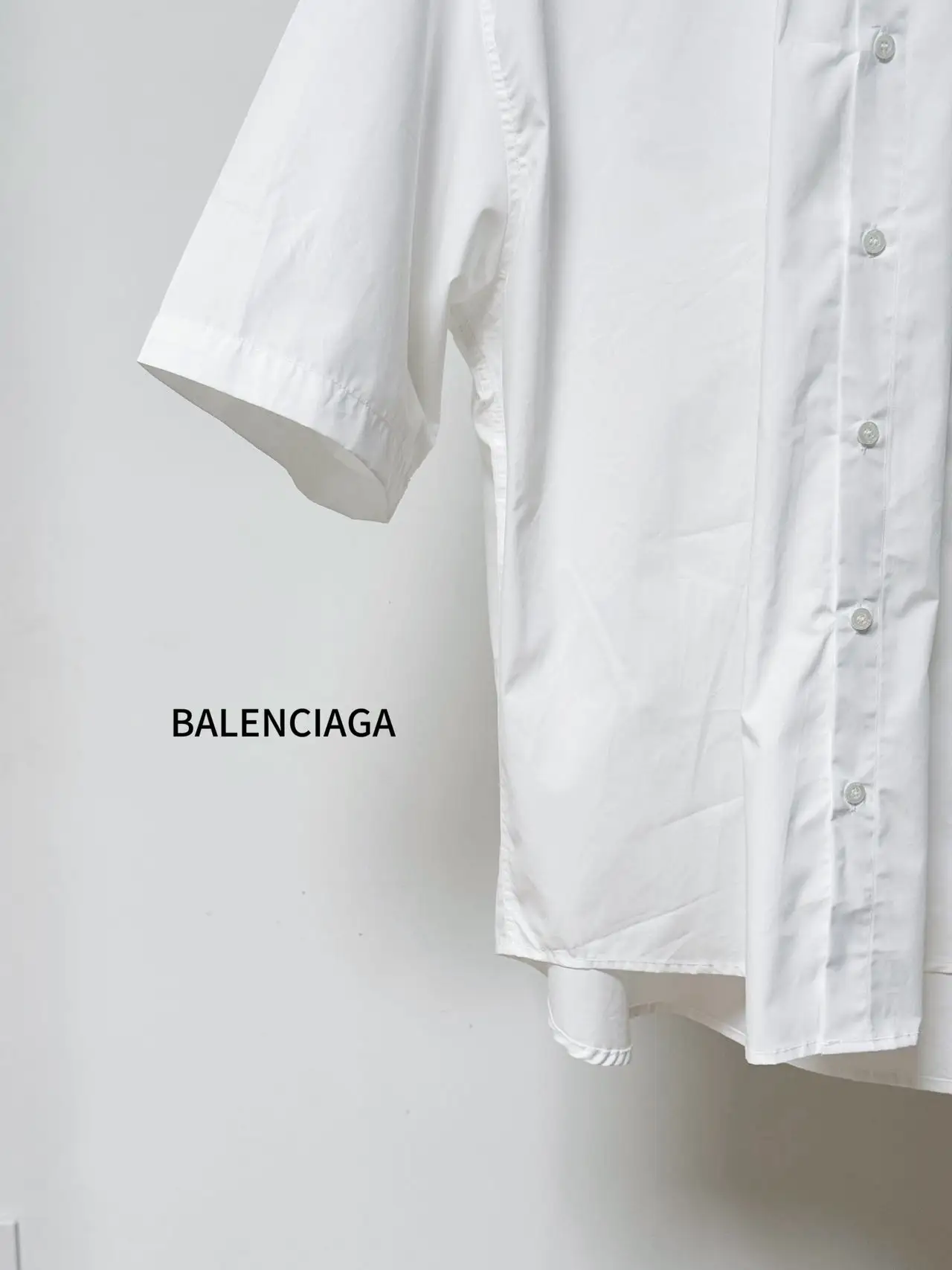 Oversized Tape Logo Short-Sleeve Shirt D16521129 — view 6