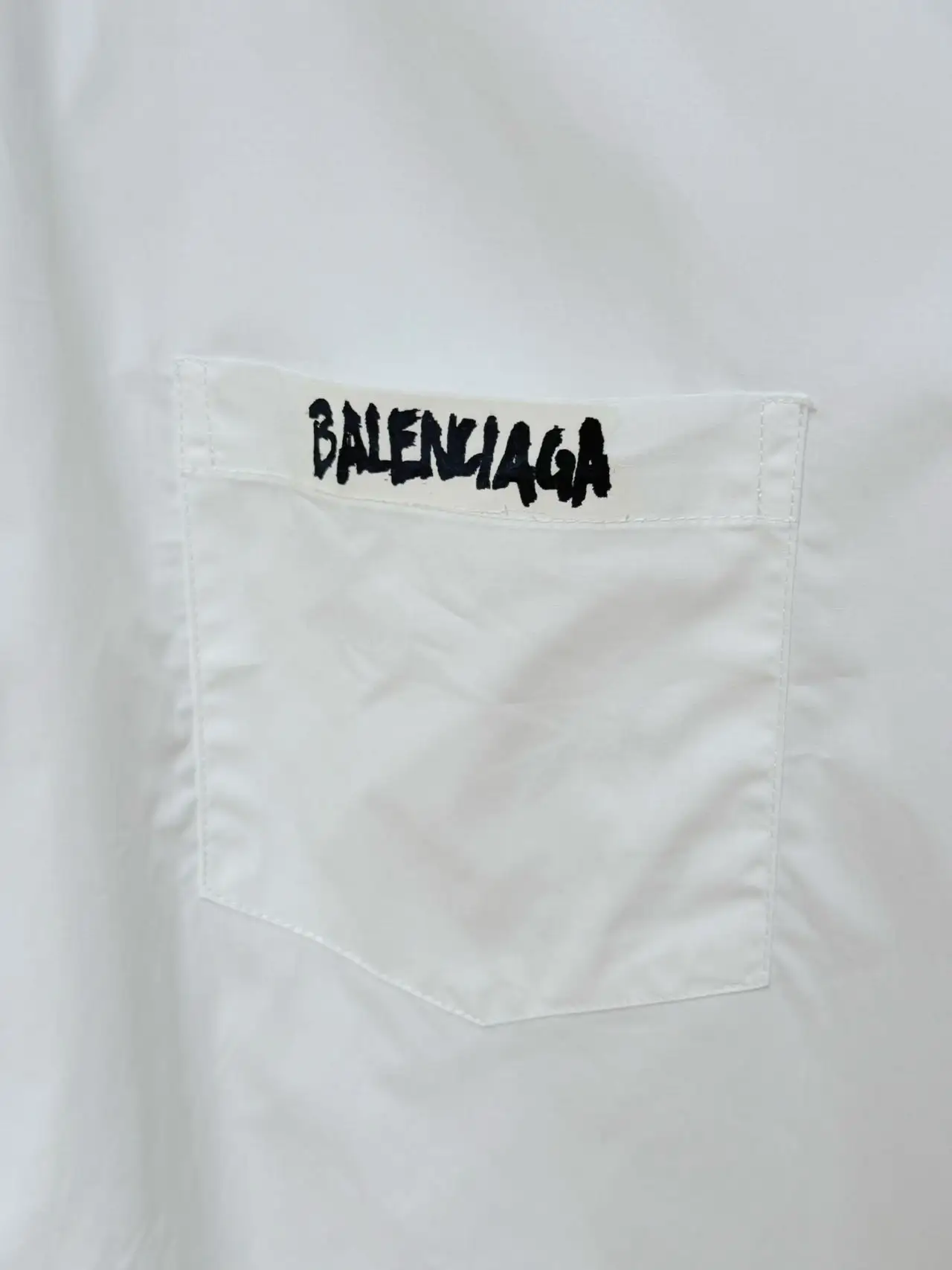 Oversized Tape Logo Short-Sleeve Shirt D16521129 — view 9