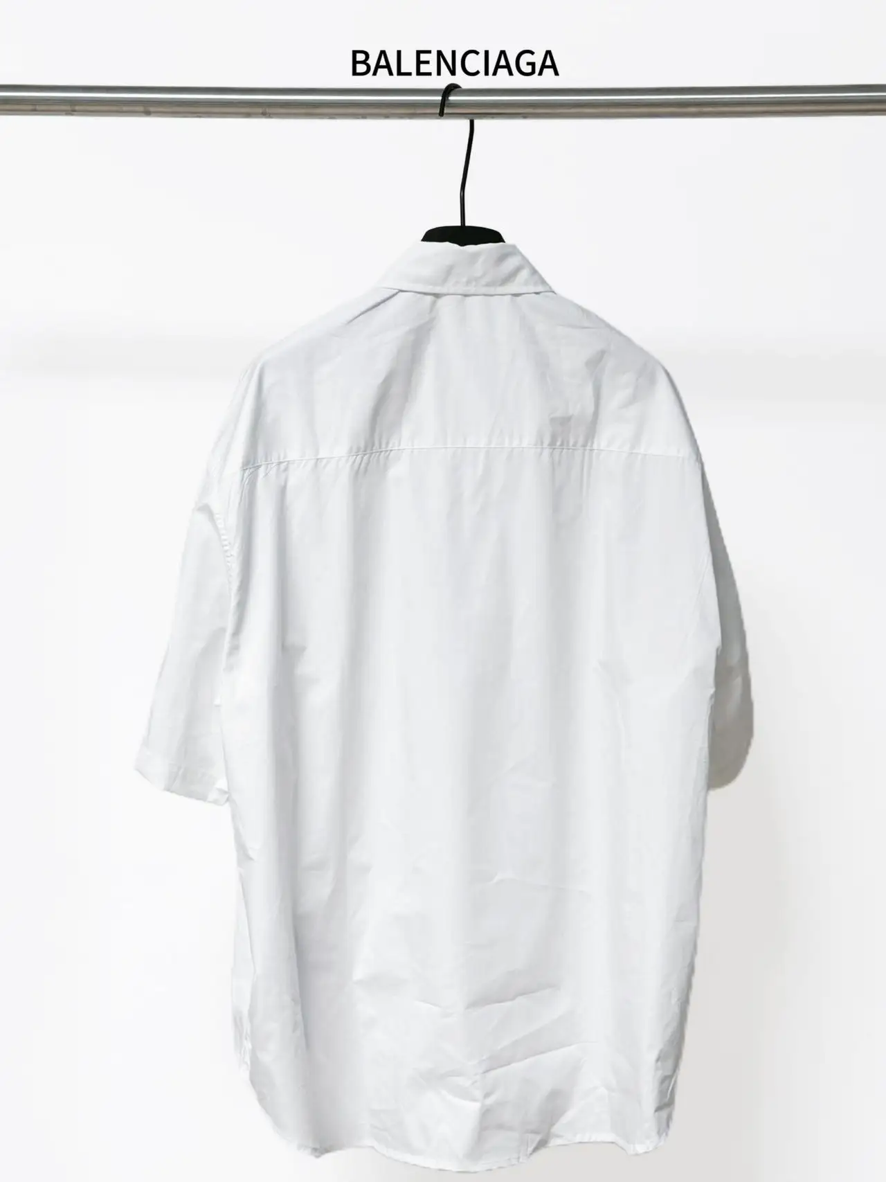 Embroidered Crest Oversized Short-Sleeve Shirt D16521135 — view 2