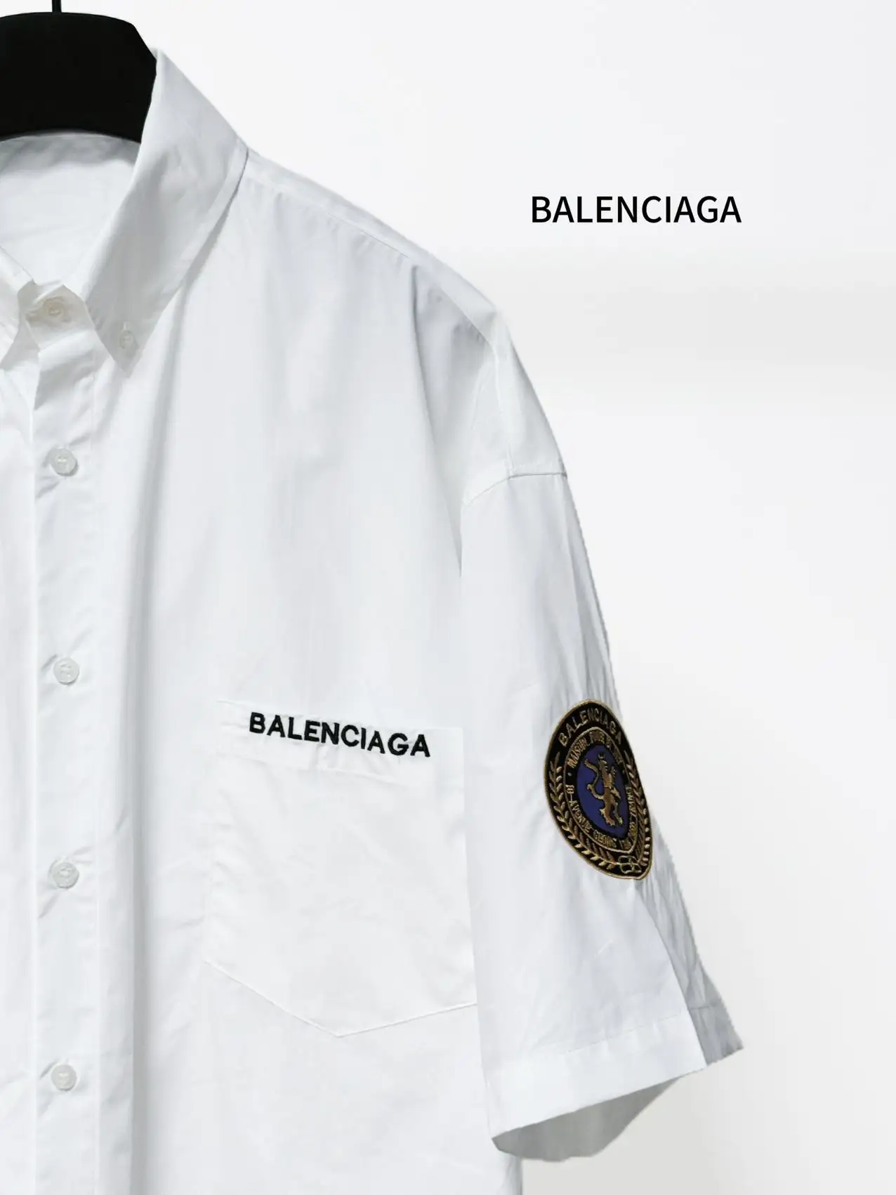 Embroidered Crest Oversized Short-Sleeve Shirt D16521135 — view 5