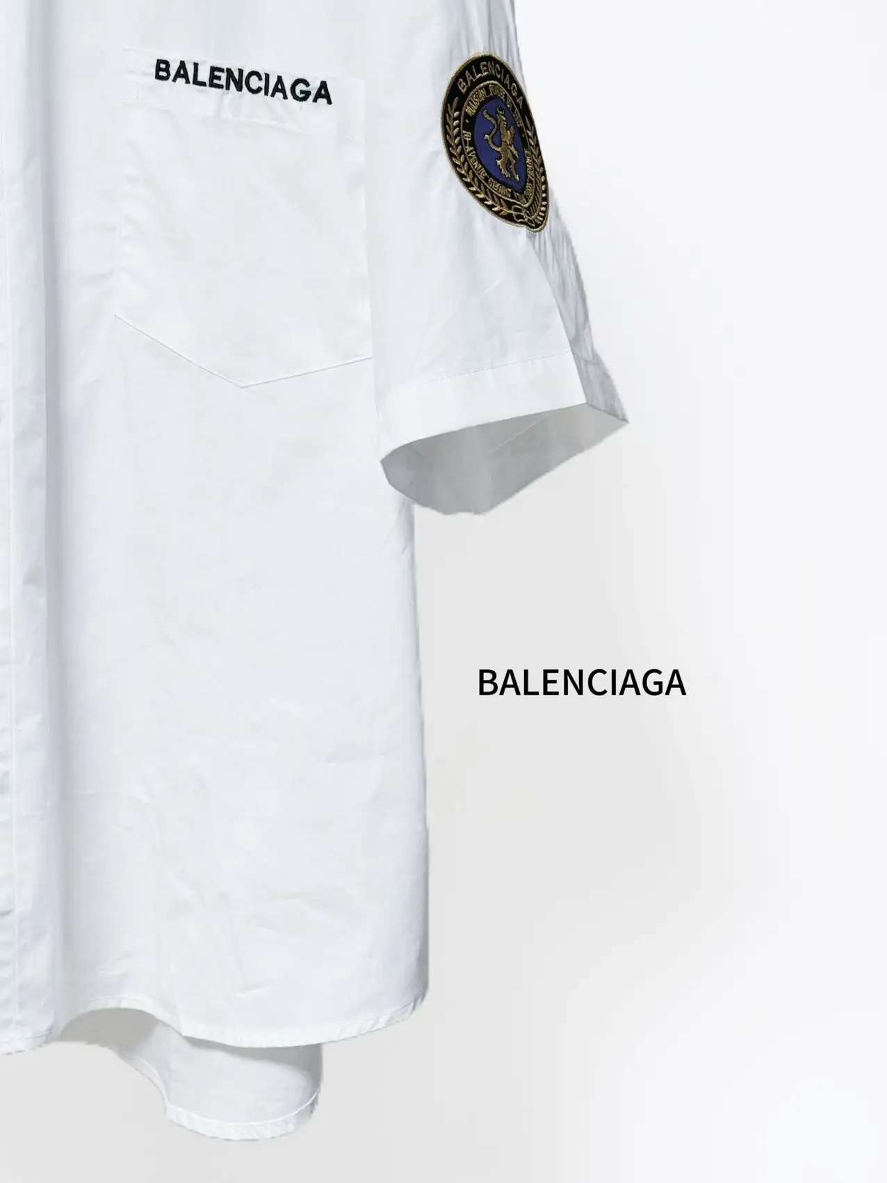 Embroidered Crest Oversized Short-Sleeve Shirt D16521135 — view 6