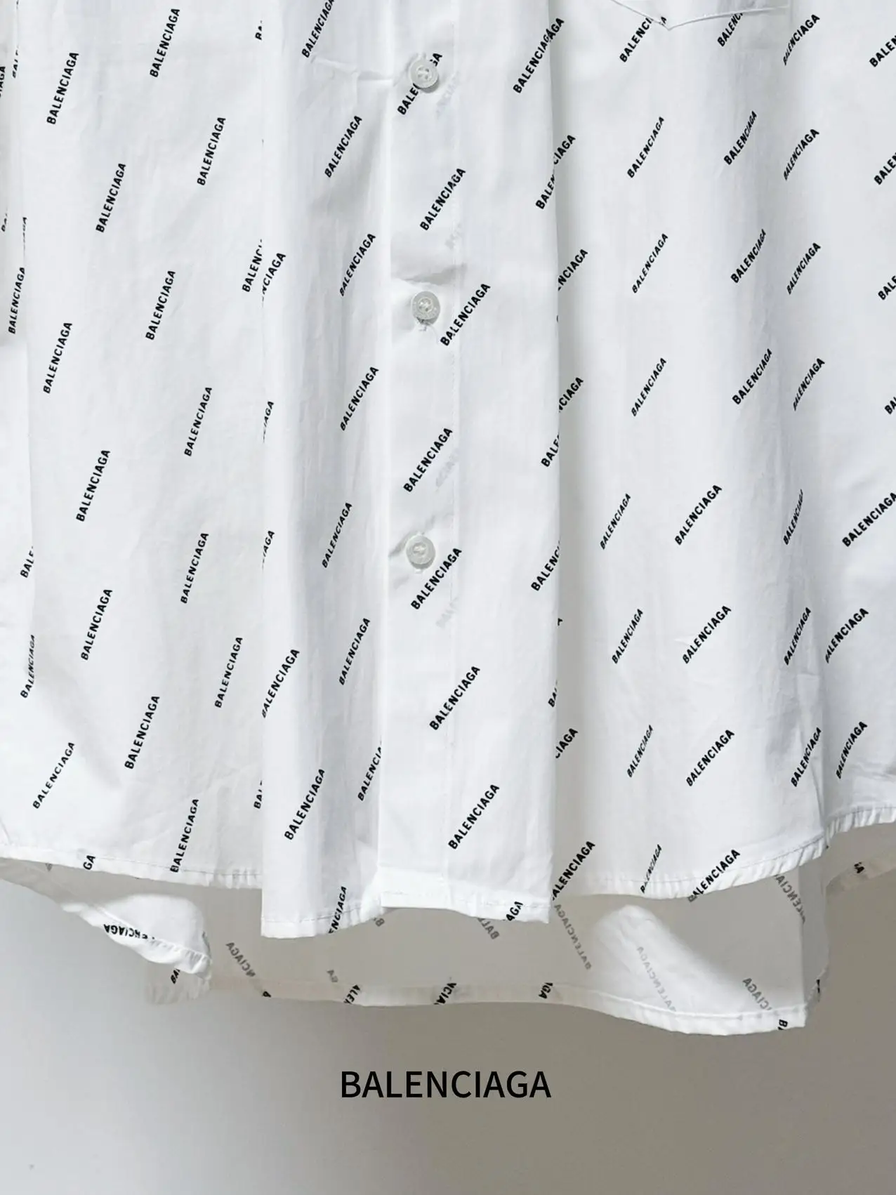 Monogram Print Short-Sleeve Oversized Shirt D16521137 — view 9