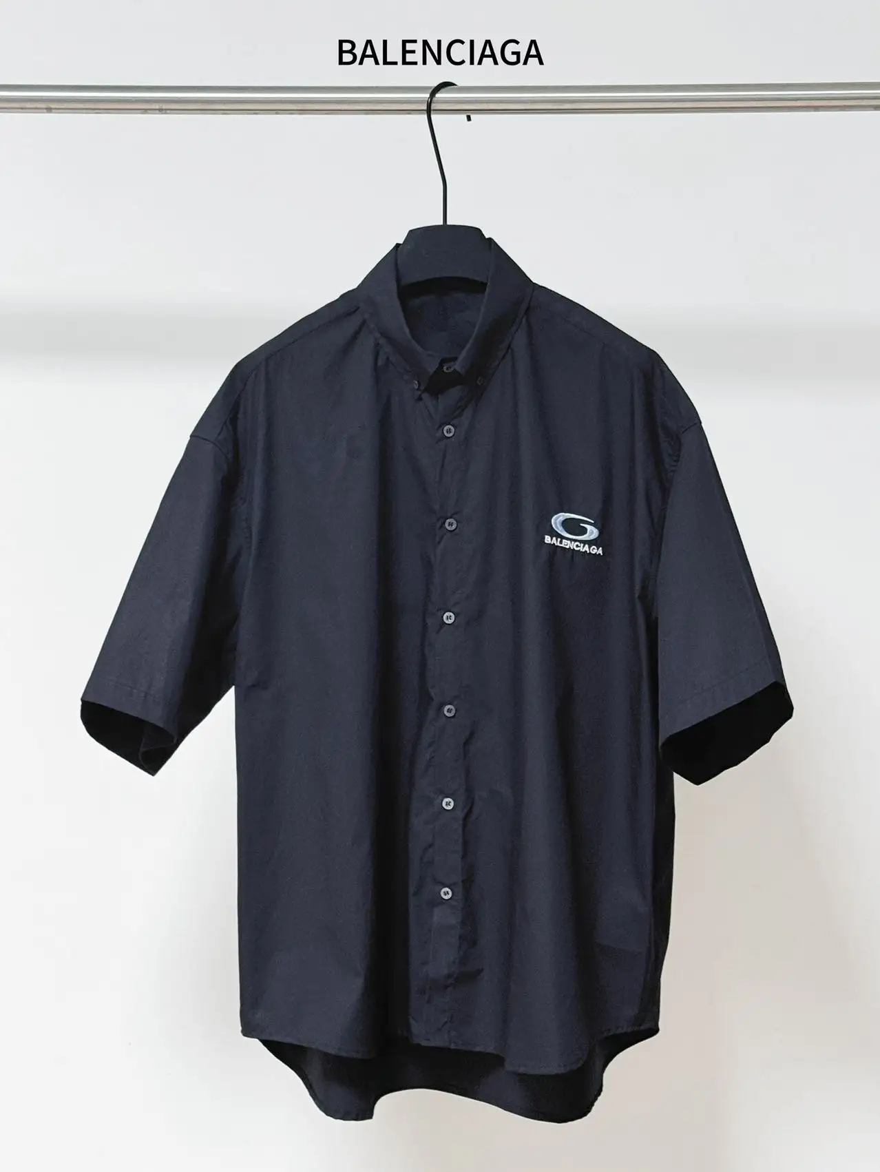 Embroidered Logo Short-Sleeve Shirt D16521132