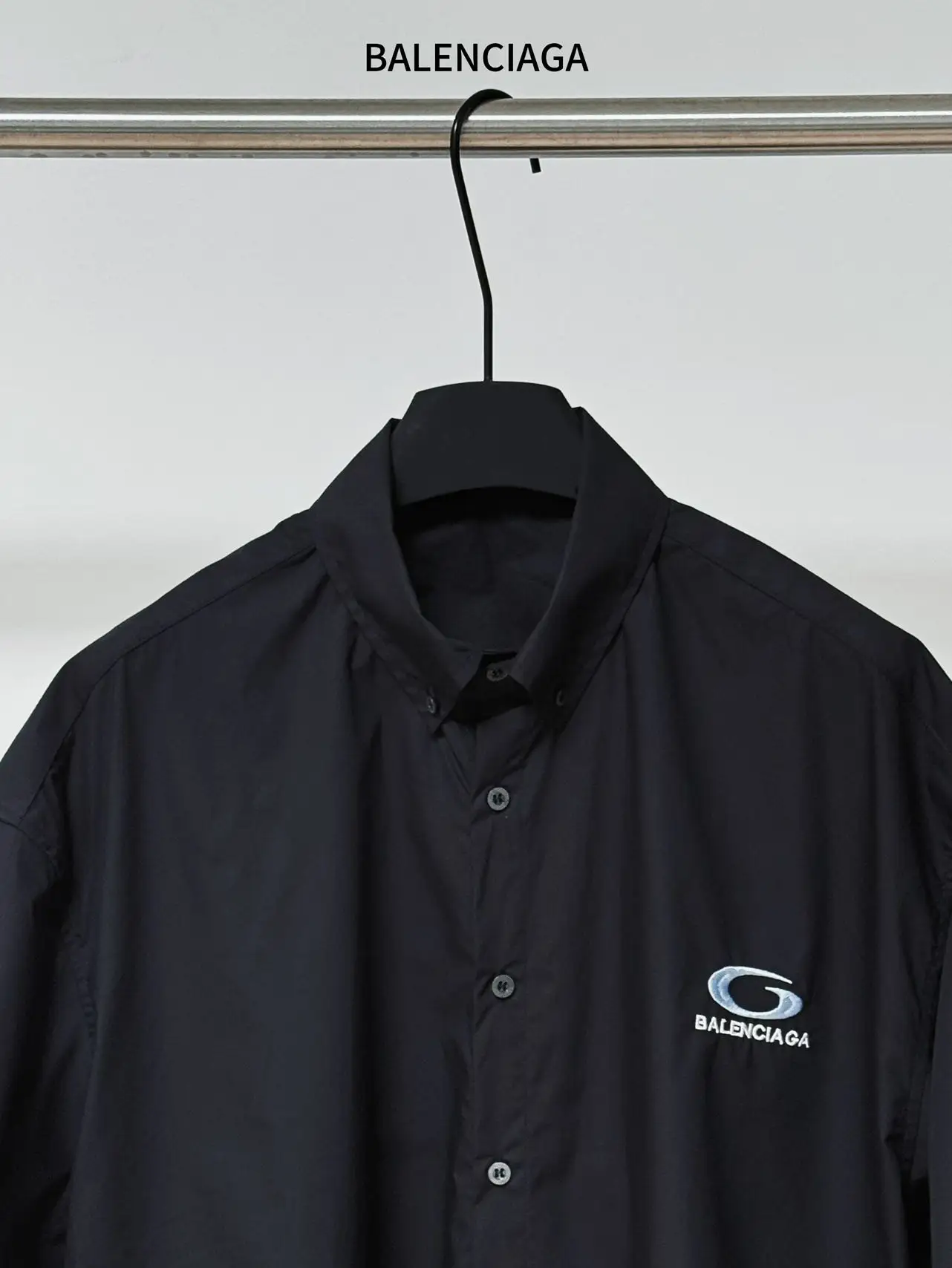 Embroidered Logo Short-Sleeve Shirt D16521132 — view 4