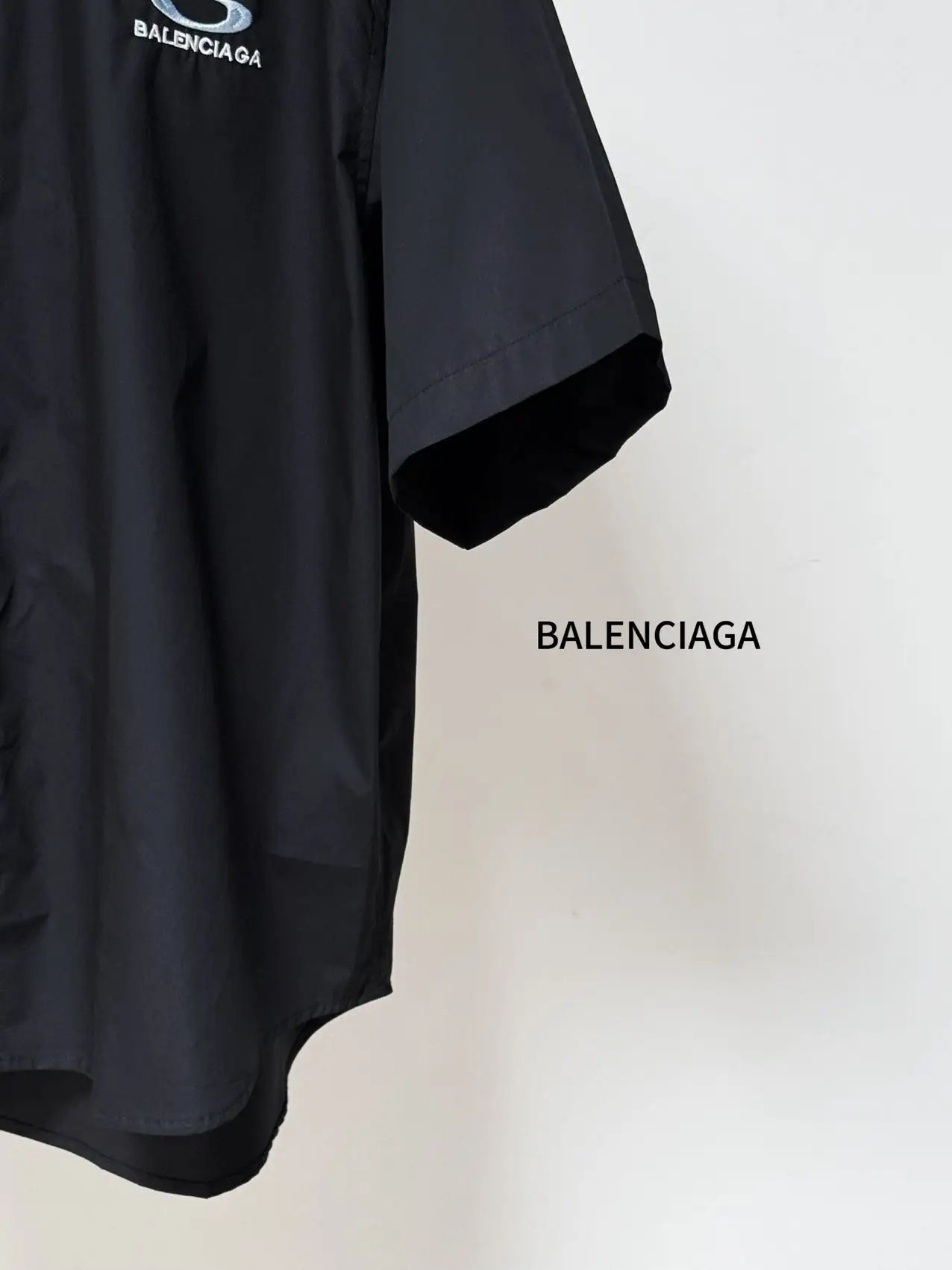 Embroidered Logo Short-Sleeve Shirt D16521132 — view 8