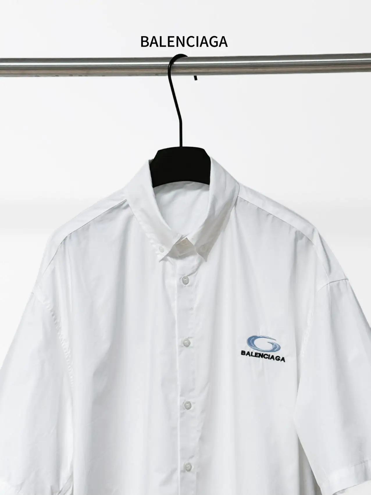 Embroidered Logo Short-Sleeve Cotton Shirt D16521131 — view 4