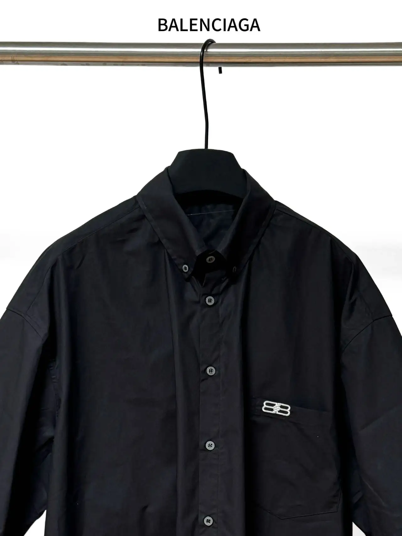 BB Logo Embroidered Short-Sleeve Shirt D16521134 — view 4