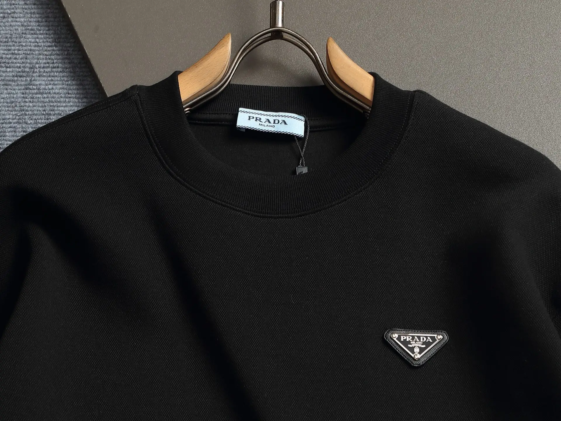Logo-Appliqué Crew-Neck Sweatshirt D17023261 — view 2