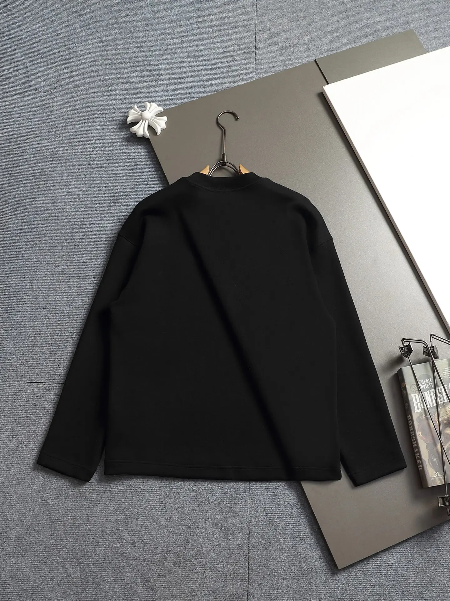 Logo-Appliqué Crew-Neck Sweatshirt D17023261 — view 10