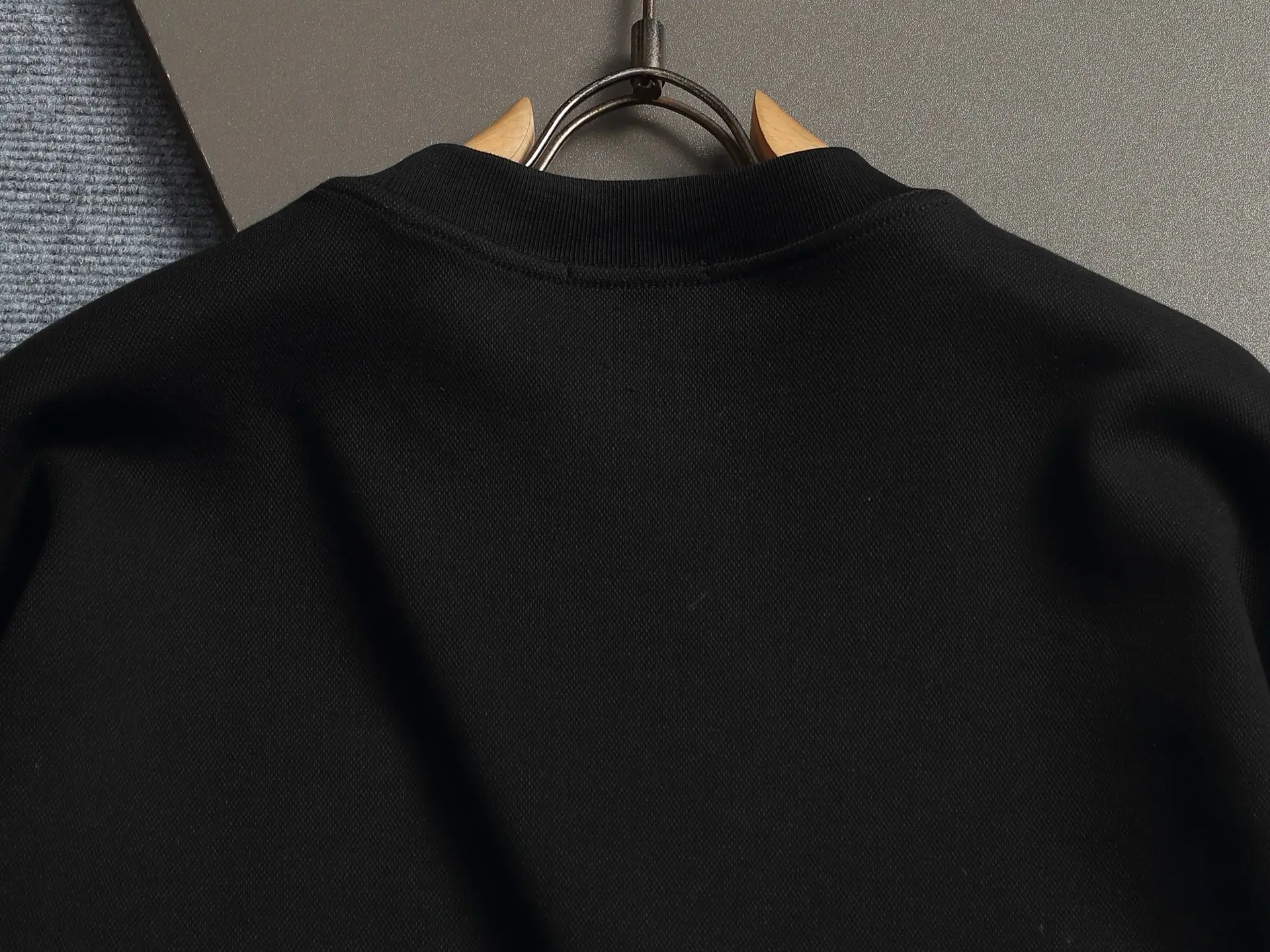 Logo-Appliqué Crew-Neck Sweatshirt D17023261 — view 11