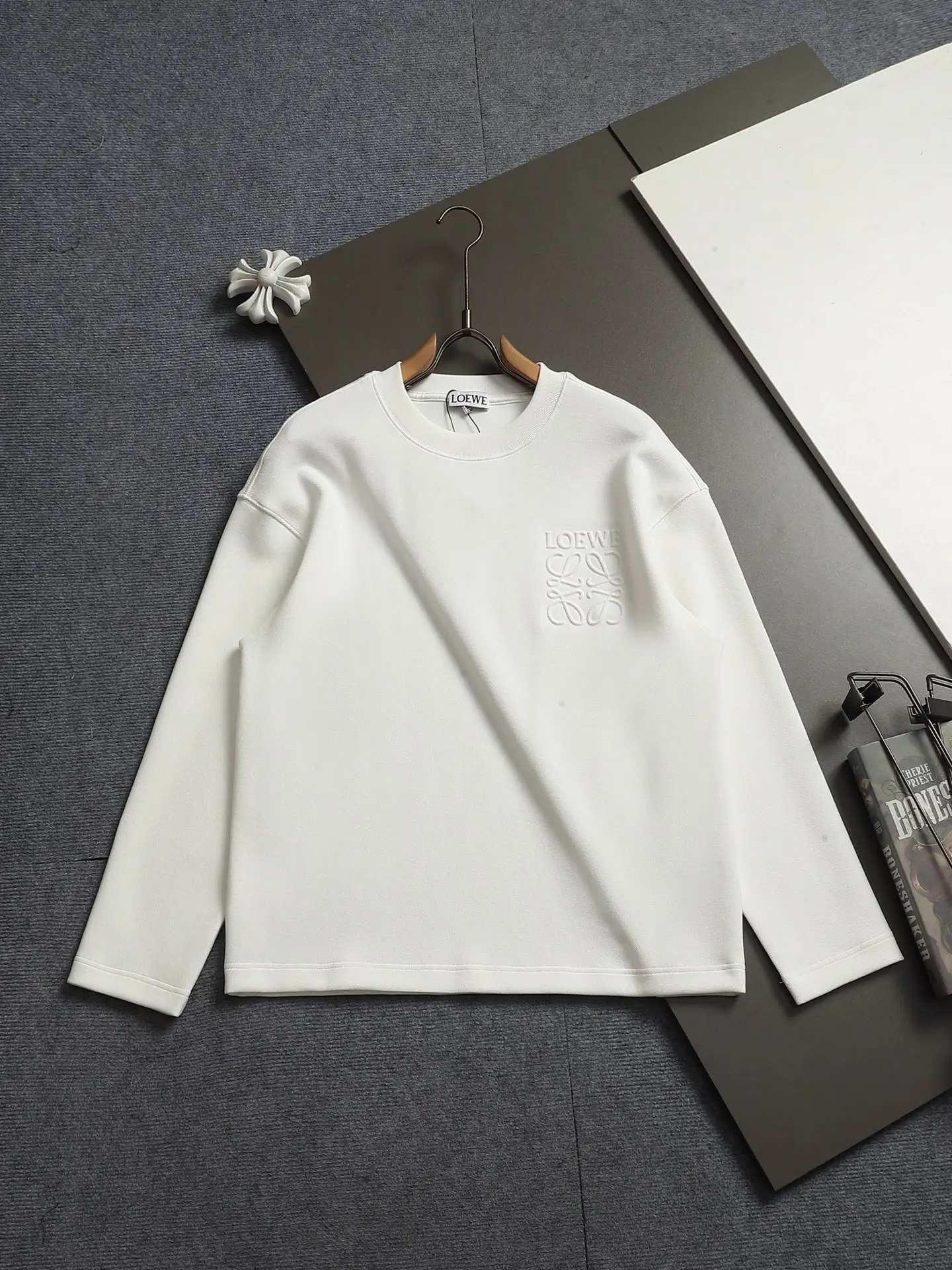 Anagram Embossed Crew-Neck Sweatshirt D17023257